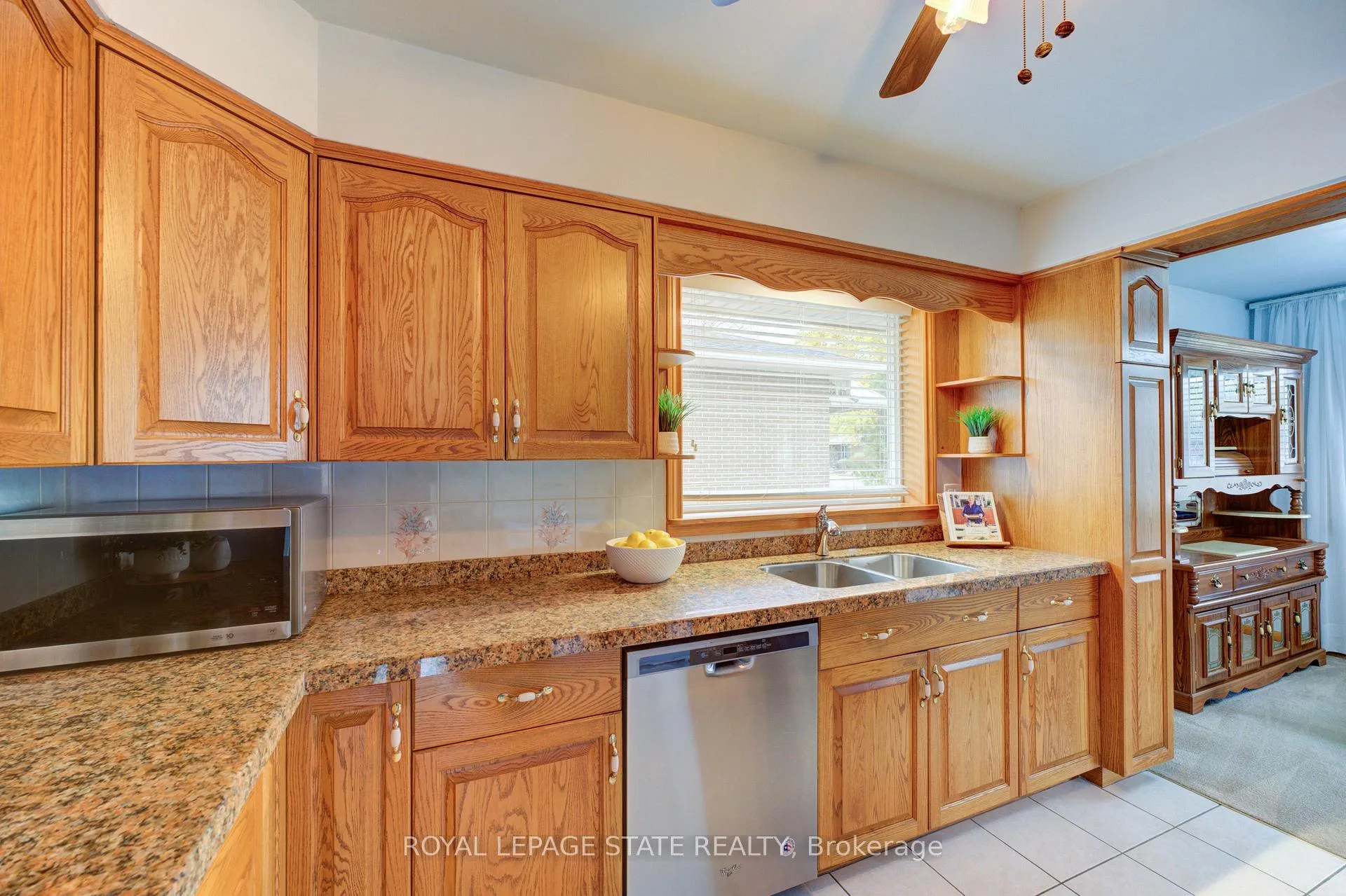 Photo 12 of 930 Upper Ottawa Street, Hamilton, Berrisfield — HOMEH