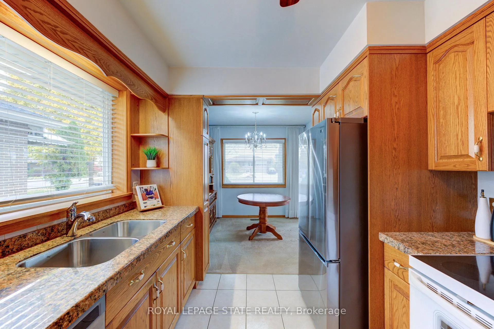 Photo 13 of 930 Upper Ottawa Street, Hamilton, Berrisfield — HOMEH