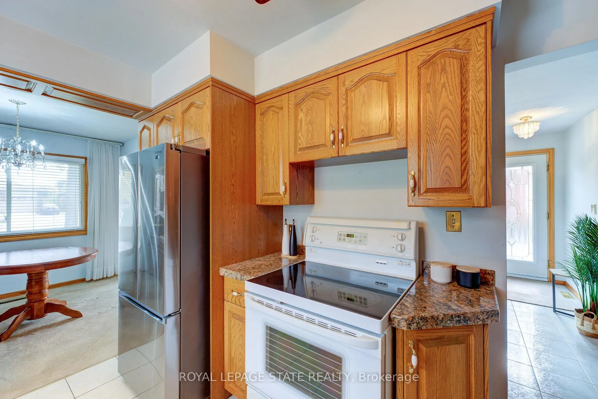 Photo 14 of 930 Upper Ottawa Street, Hamilton, Berrisfield — HOMEH