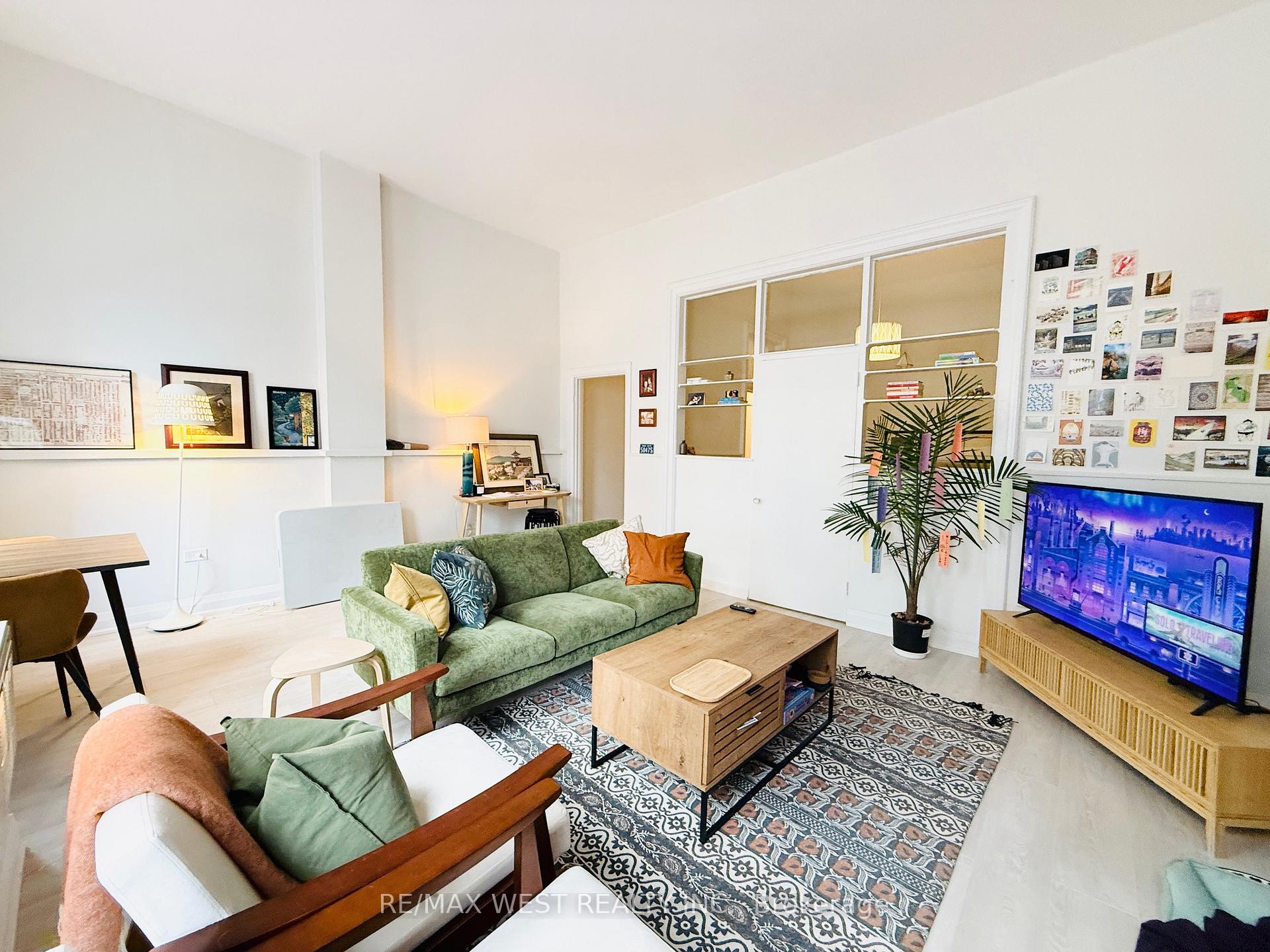 Photo 4 of Unit 2nd Flr, 588 Yonge Street, Toronto, Bay Street Corridor — HOMEH