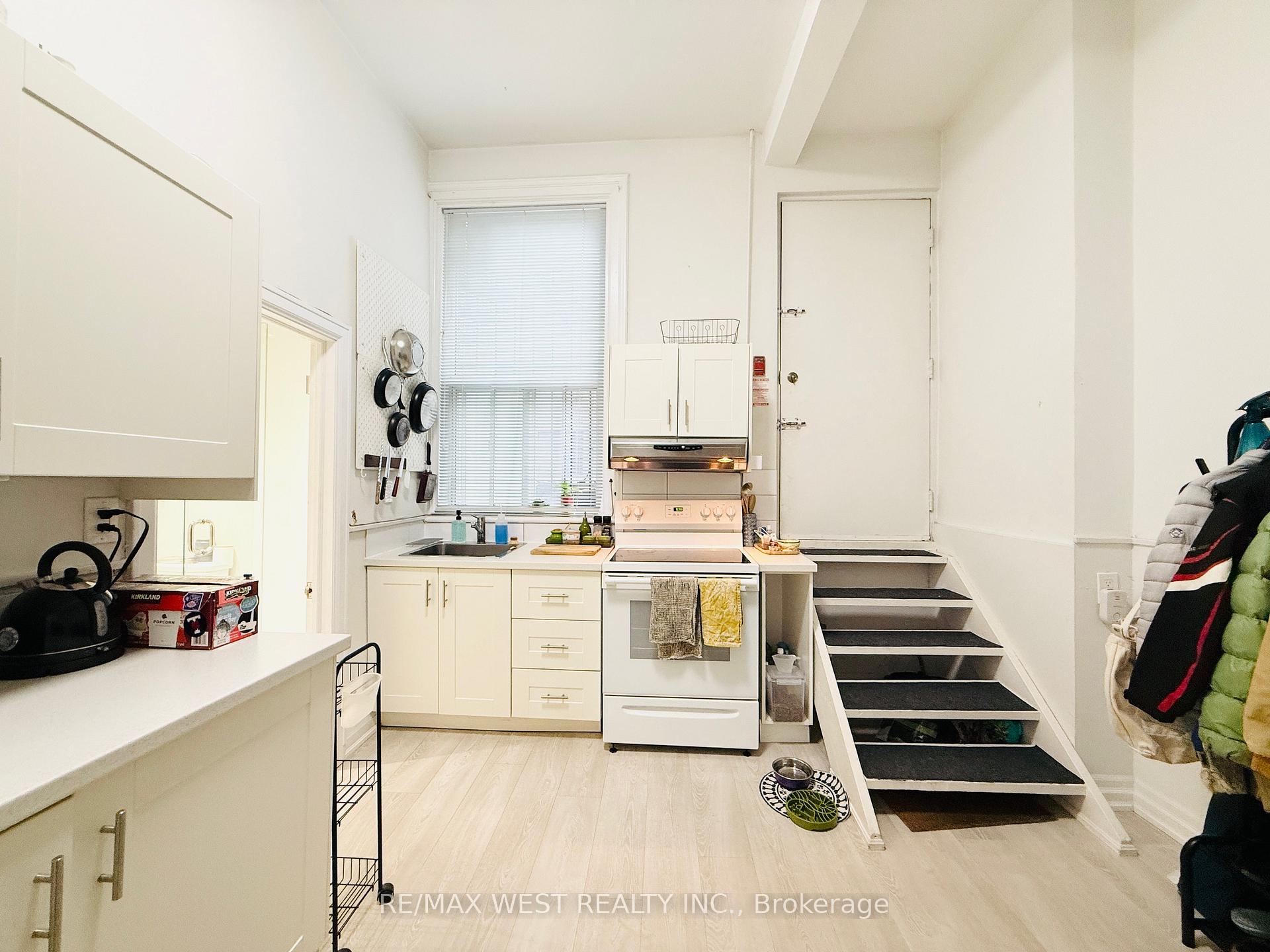 Photo 11 of Unit 2nd Flr, 588 Yonge Street, Toronto, Bay Street Corridor — HOMEH