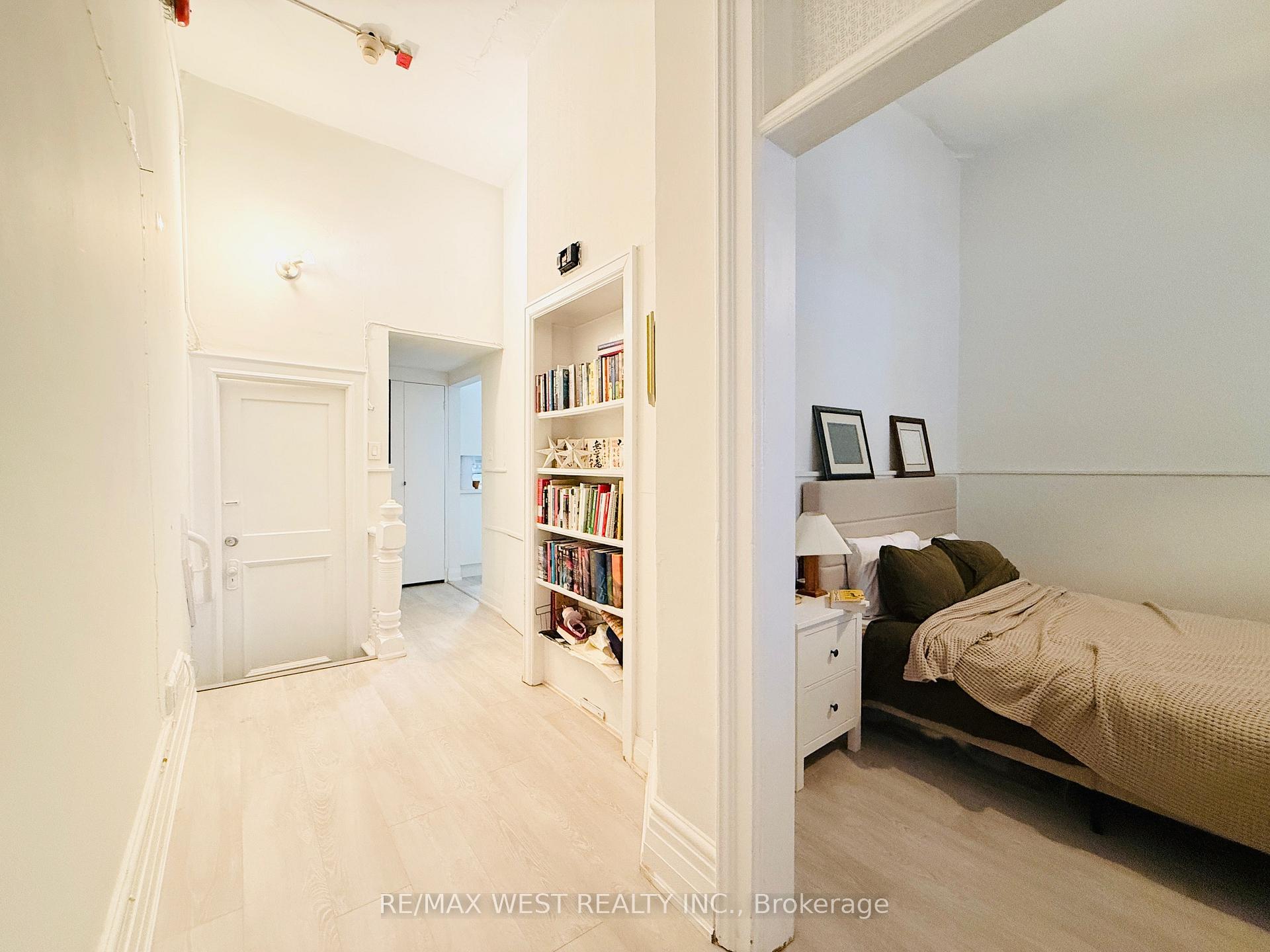 Photo 13 of Unit 2nd Flr, 588 Yonge Street, Toronto, Bay Street Corridor — HOMEH