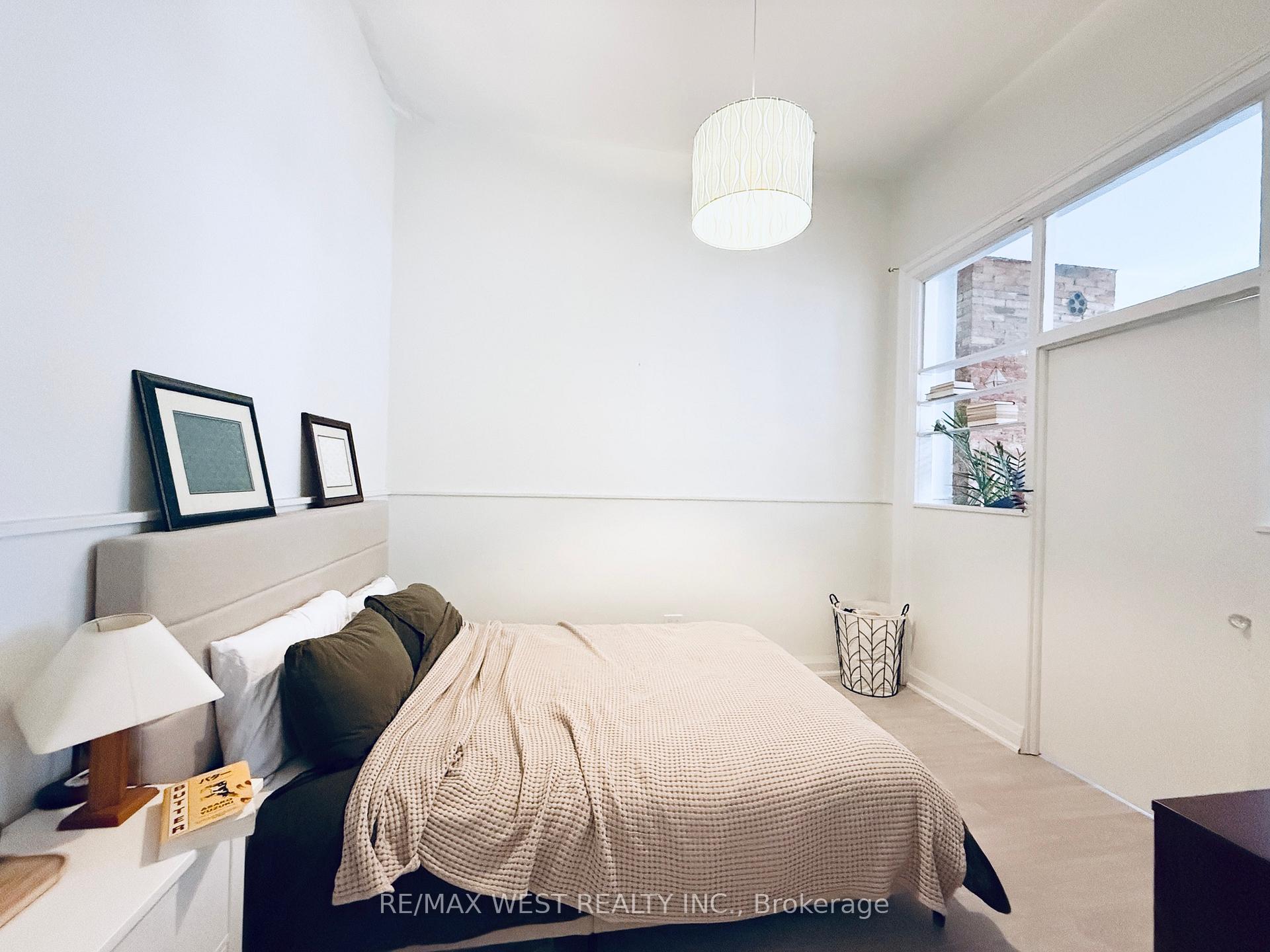 Photo 16 of Unit 2nd Flr, 588 Yonge Street, Toronto, Bay Street Corridor — HOMEH