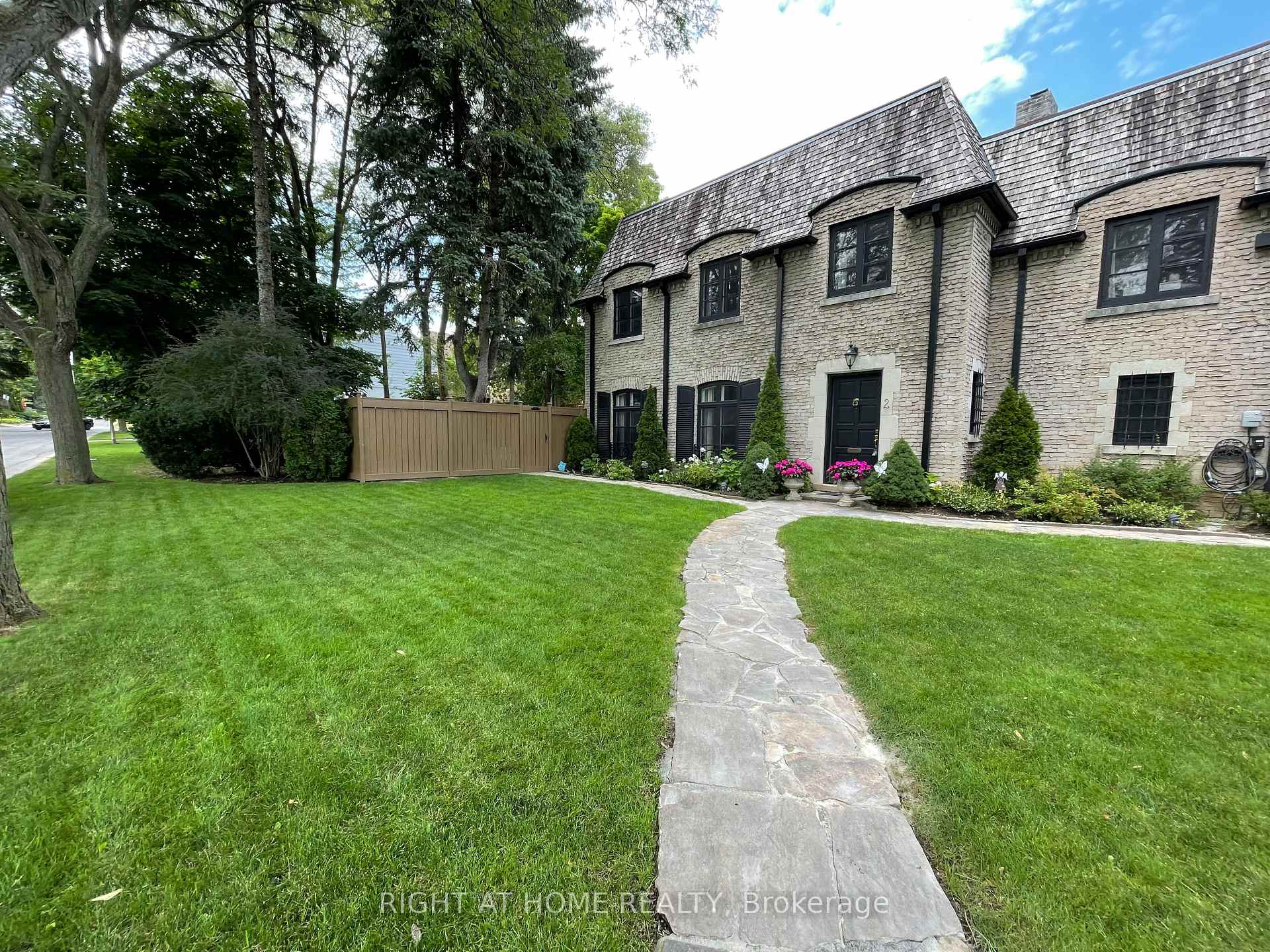 Photo 26 of 2 Chadwick Avenue, Toronto, Forest Hill South — HOMEH