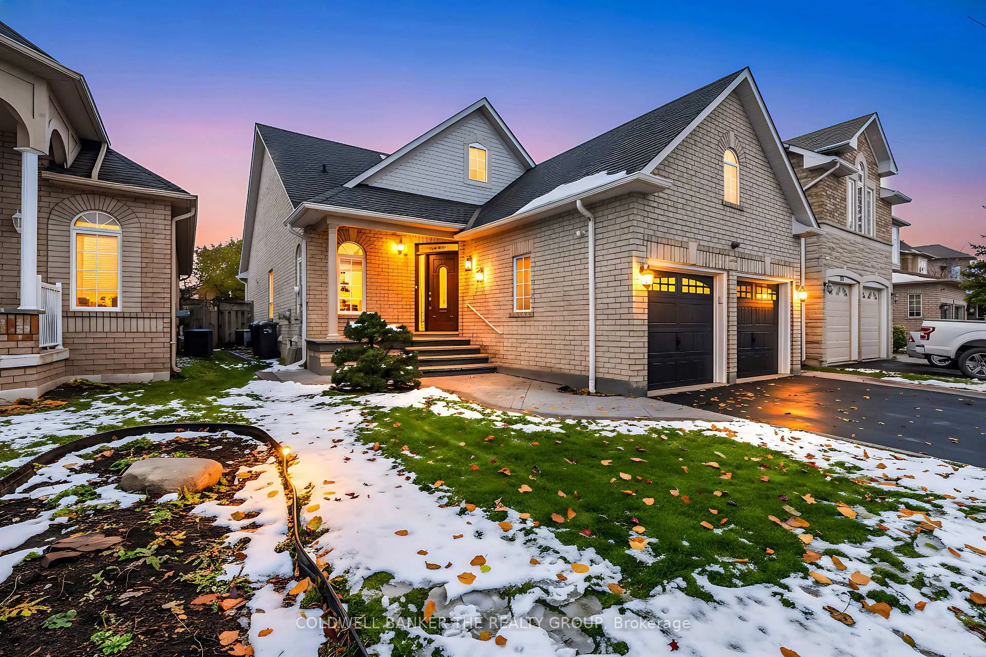 Photo 2 of 32 Robertson Davies Drive, Brampton, Snelgrove — HOMEH