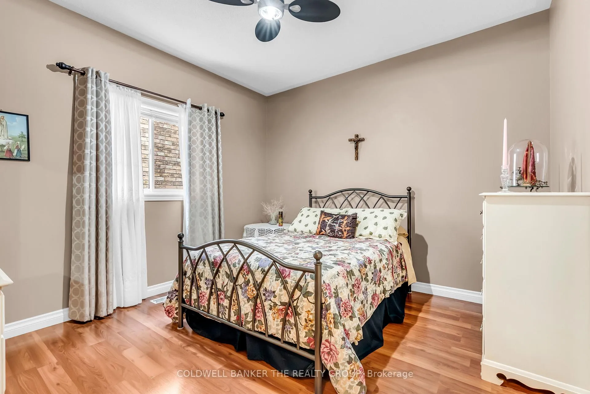 Photo 22 of 32 Robertson Davies Drive, Brampton, Snelgrove — HOMEH