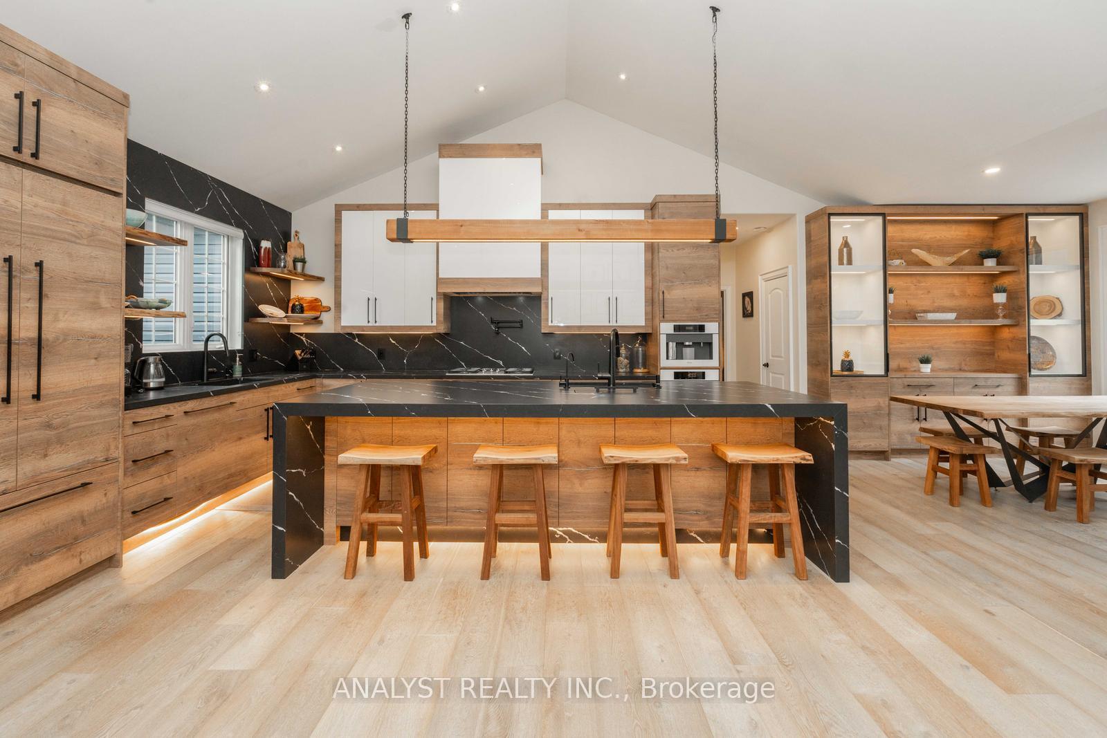 Photo 10 of 30 Lindale Avenue, Tiny, Rural Tiny — HOMEH