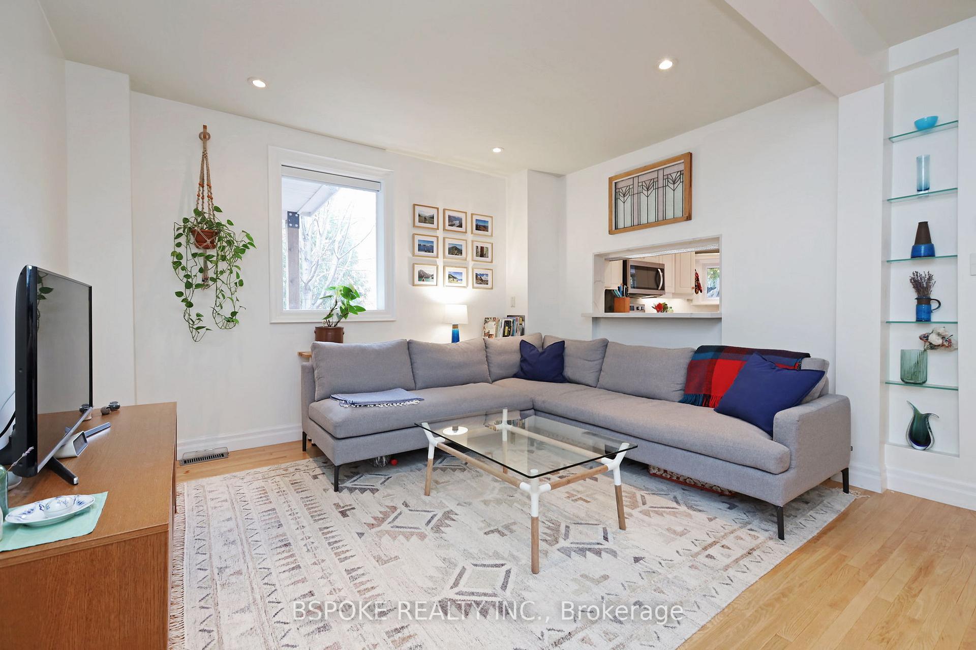 Photo 4 of 28 Ravina Crescent, Toronto, Blake-Jones — HOMEH