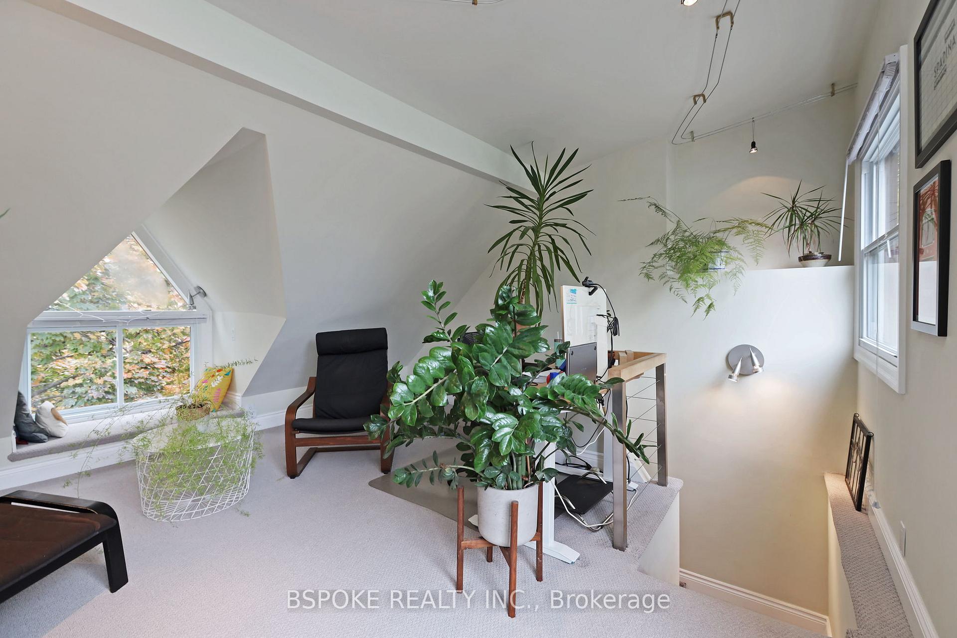 Photo 18 of 28 Ravina Crescent, Toronto, Blake-Jones — HOMEH