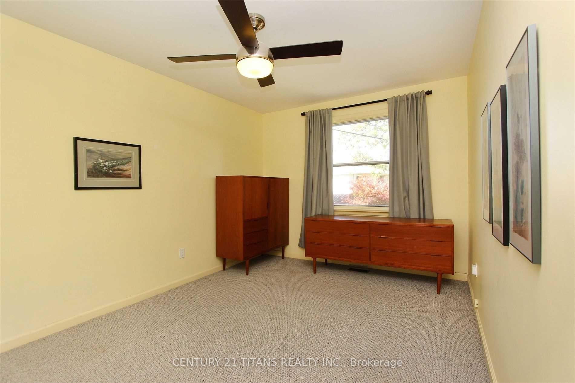Photo 5 of 38 Rochman Boulevard, Scarborough, Woburn — HOMEH