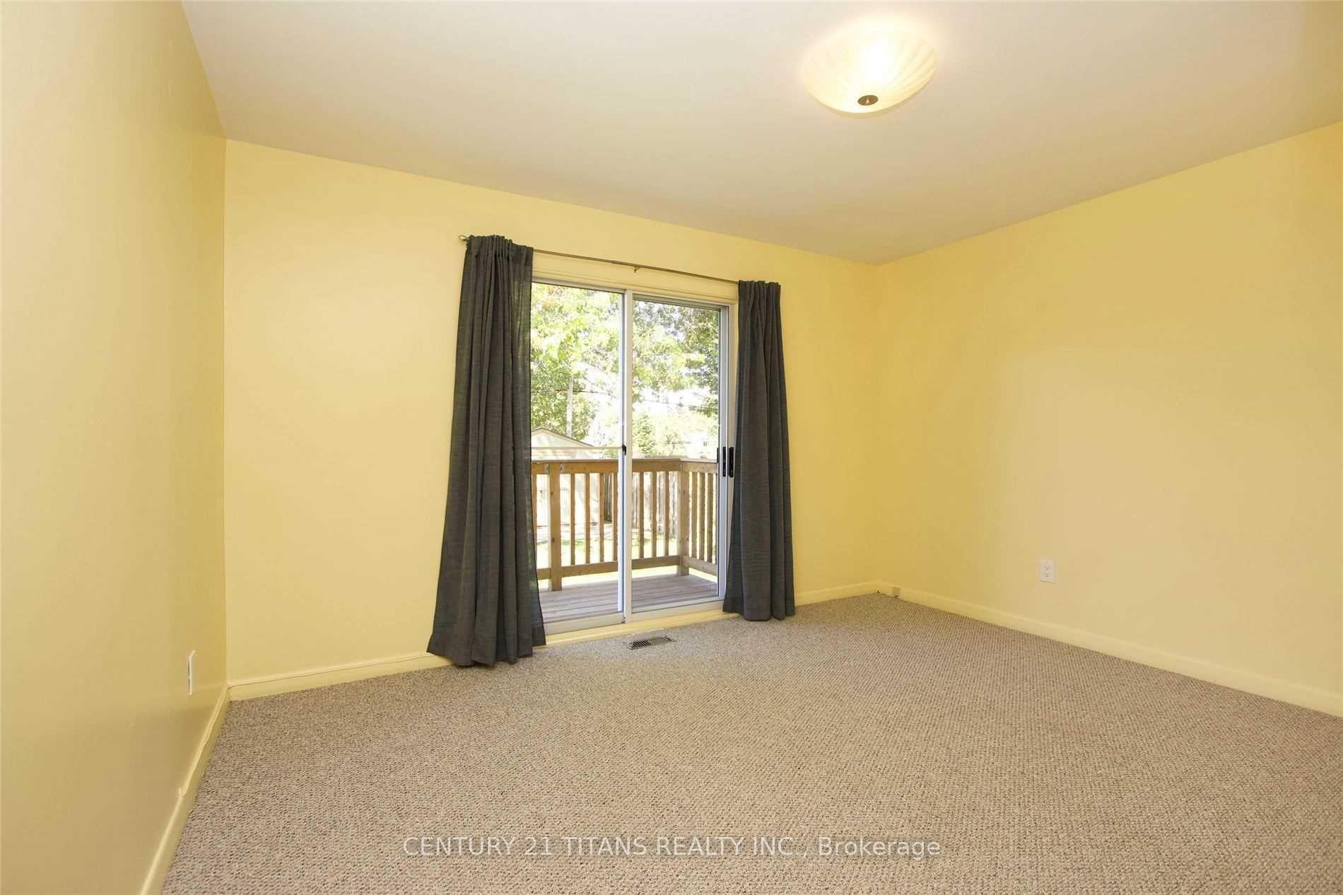 Photo 6 of 38 Rochman Boulevard, Scarborough, Woburn — HOMEH