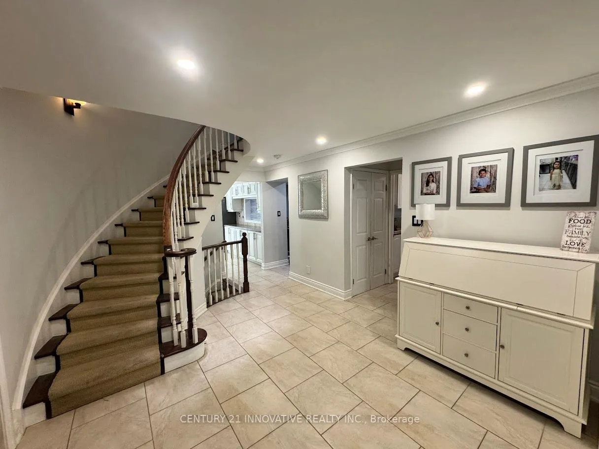 Photo 6 of 23 Linden Crescent, Brampton, Westgate — HOMEH