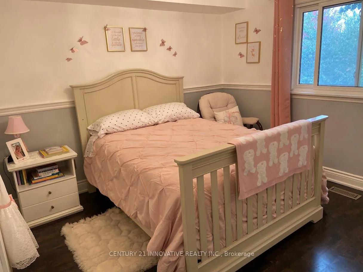 Photo 16 of 23 Linden Crescent, Brampton, Westgate — HOMEH