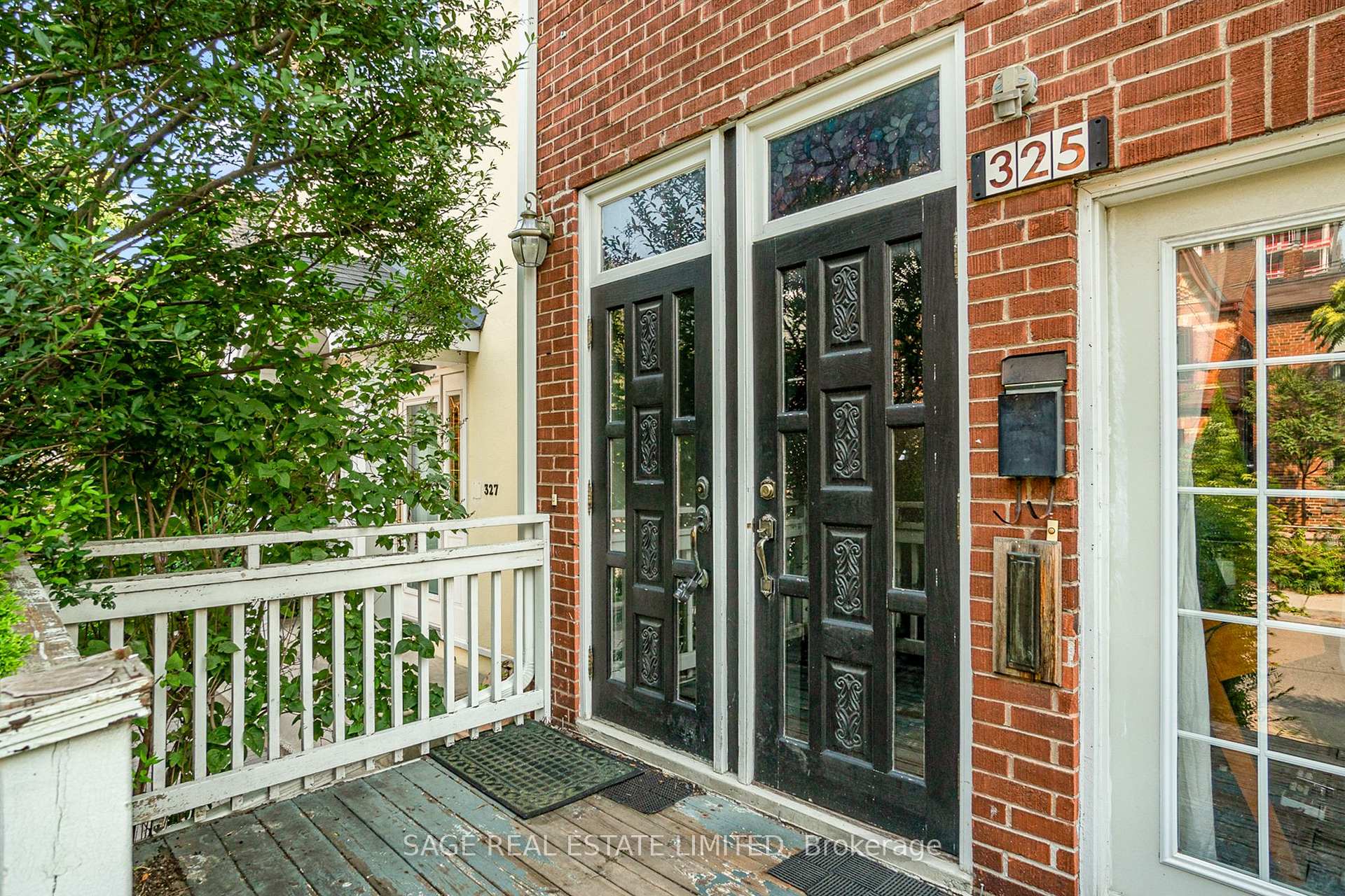 Photo 2 of Unit Upper, 325 Lippincott Street, Toronto, University — HOMEH