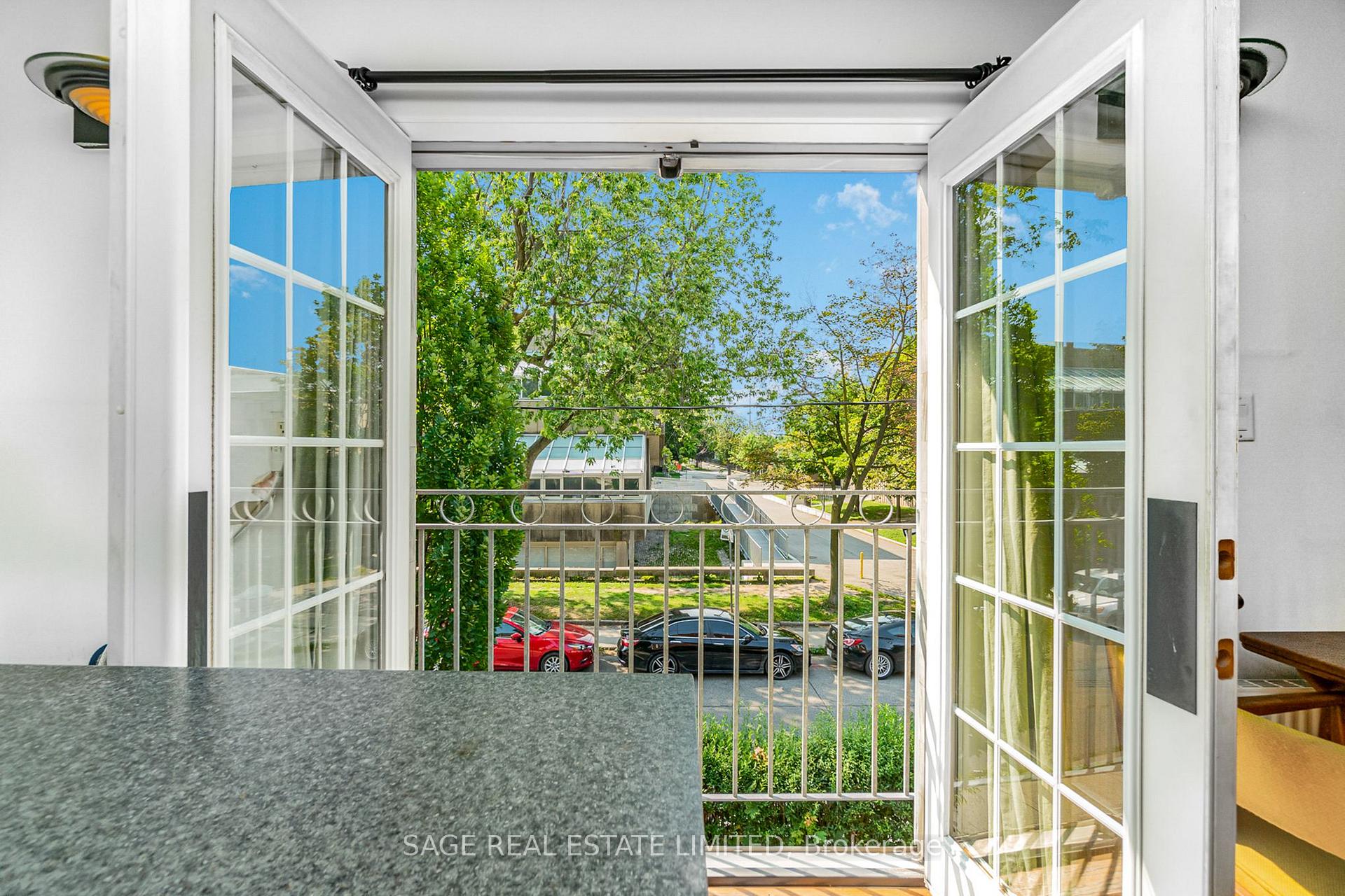 Photo 17 of Unit Upper, 325 Lippincott Street, Toronto, University — HOMEH