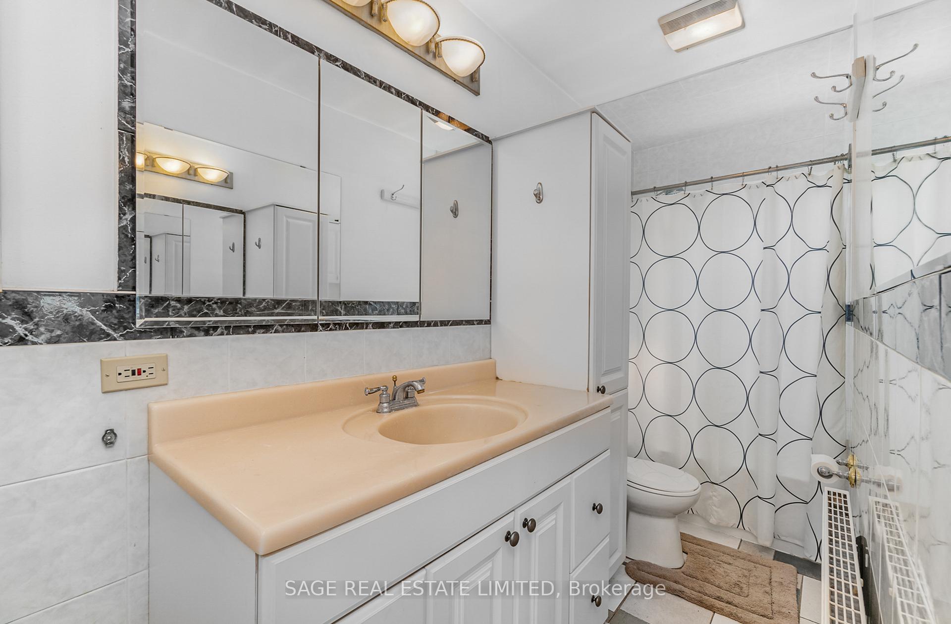 Photo 21 of Unit Upper, 325 Lippincott Street, Toronto, University — HOMEH