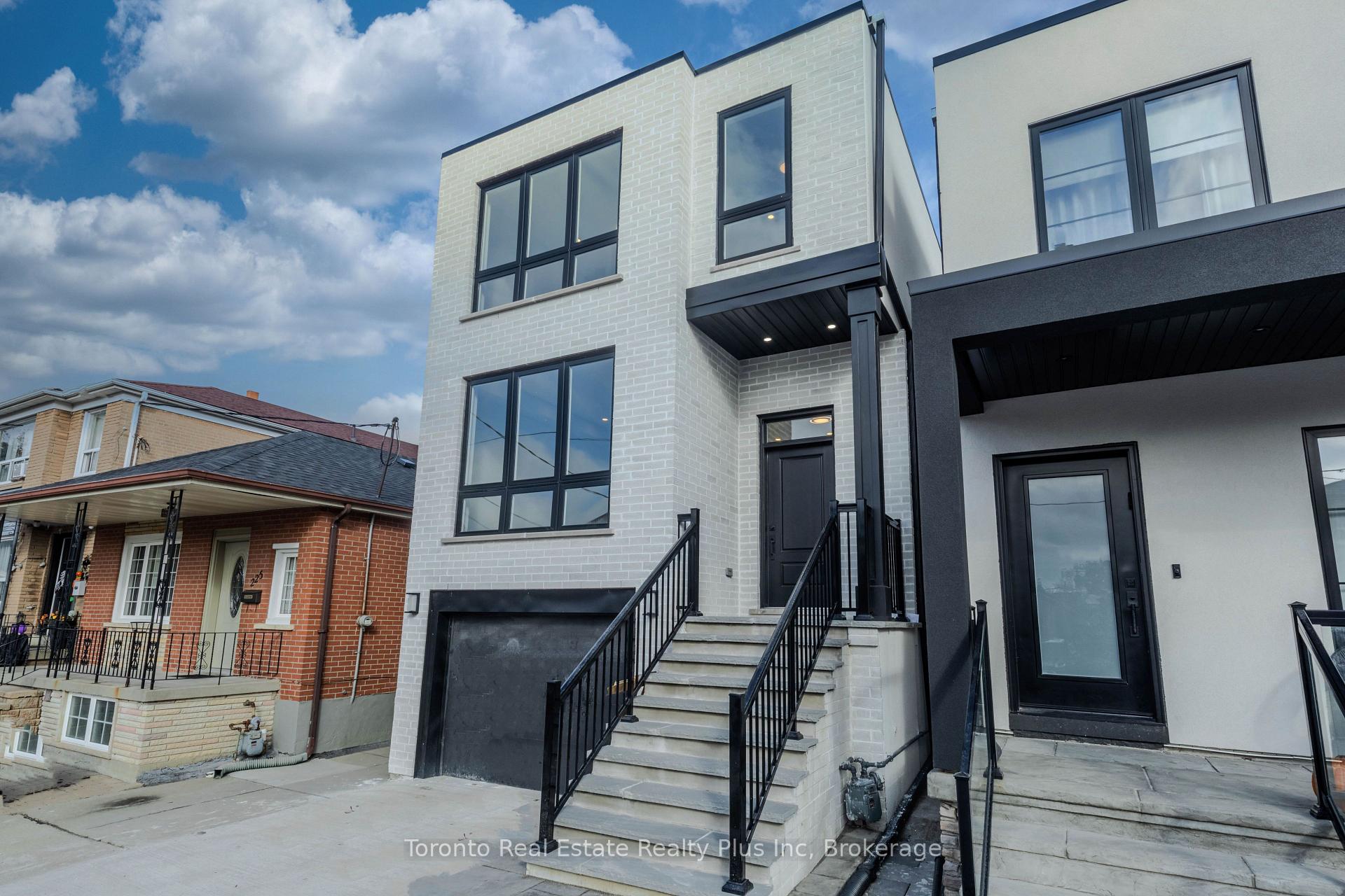 Photo 4 of 223 Robina Ave, Toronto, Oakwood Village — HOMEH