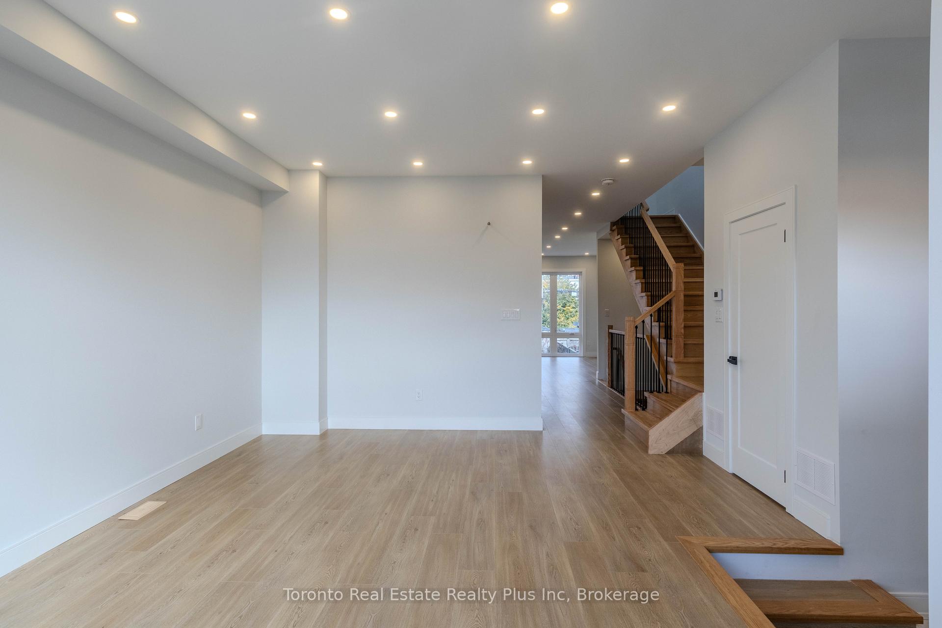 Photo 5 of 223 Robina Ave, Toronto, Oakwood Village — HOMEH