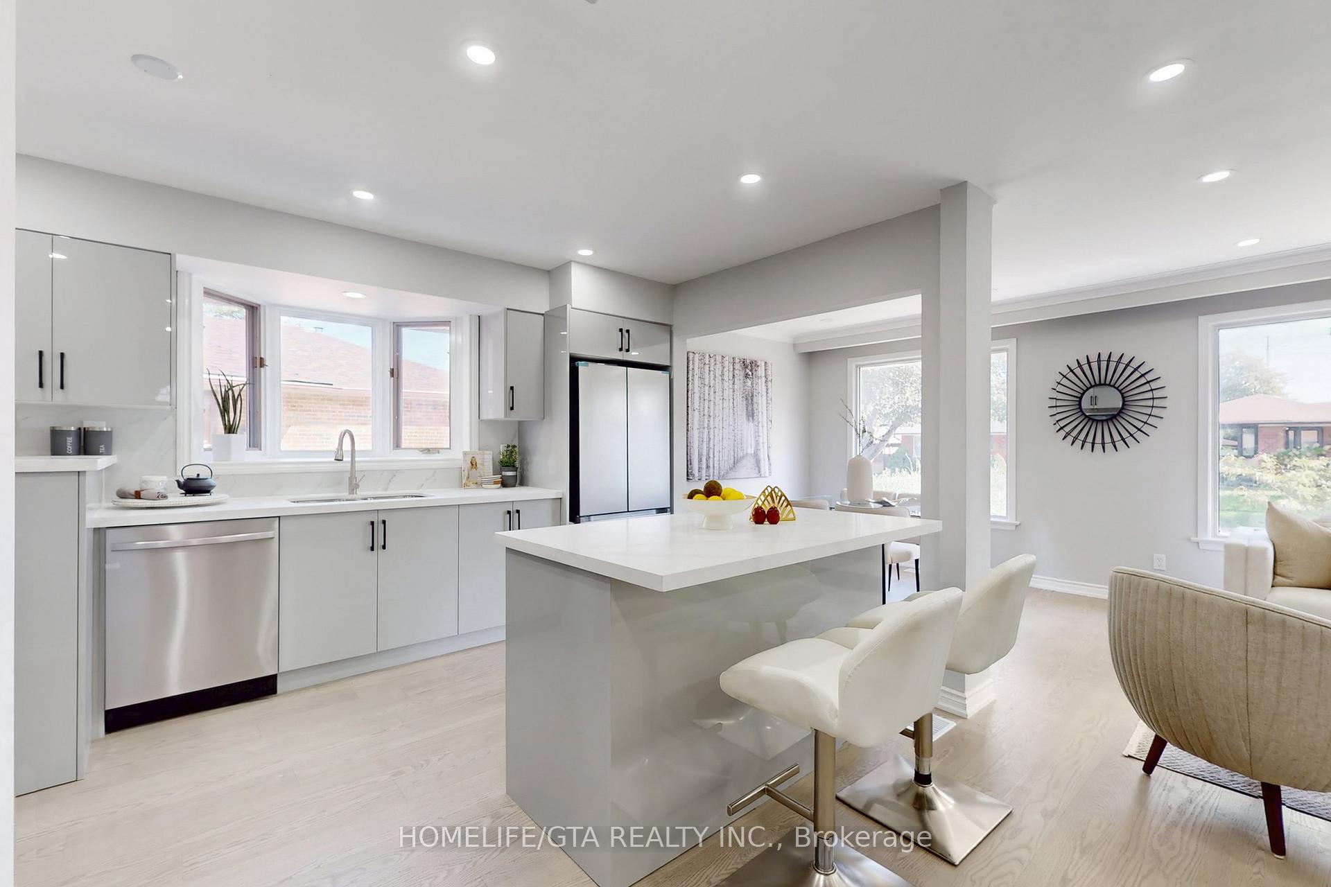 Photo 9 of 16 Woolwick Drive, Scarborough, Woburn — HOMEH
