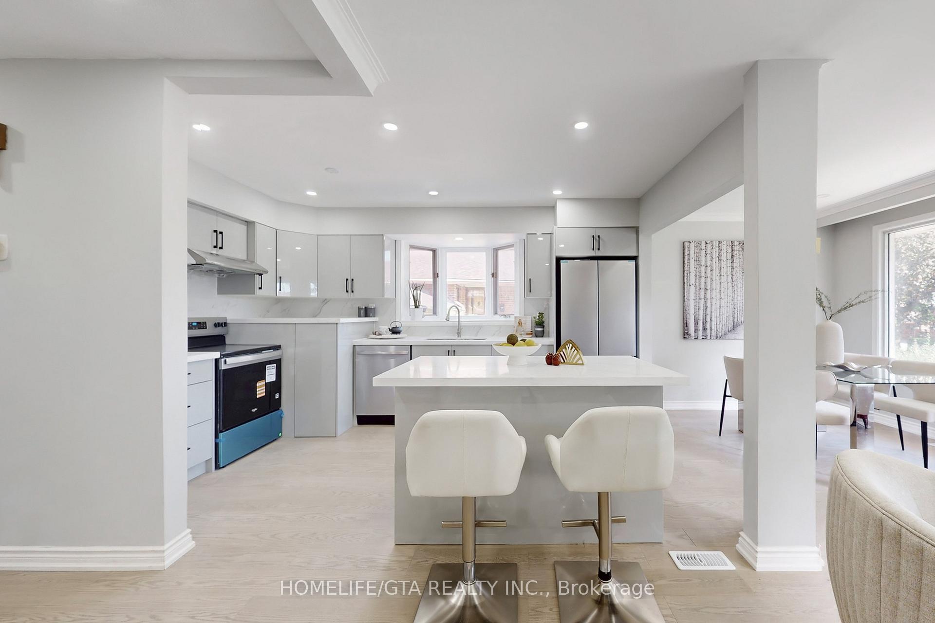 Photo 10 of 16 Woolwick Drive, Scarborough, Woburn — HOMEH