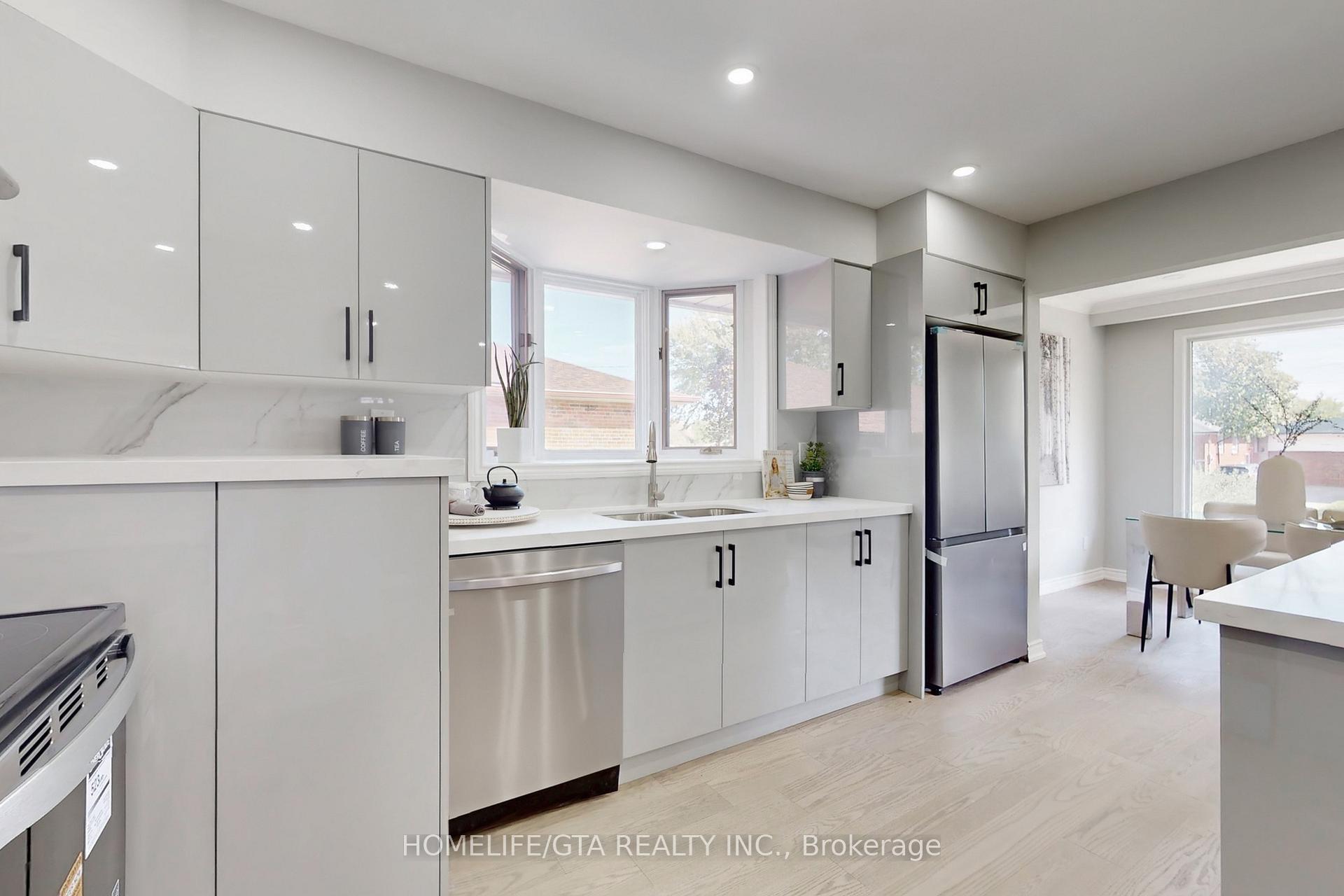 Photo 14 of 16 Woolwick Drive, Scarborough, Woburn — HOMEH