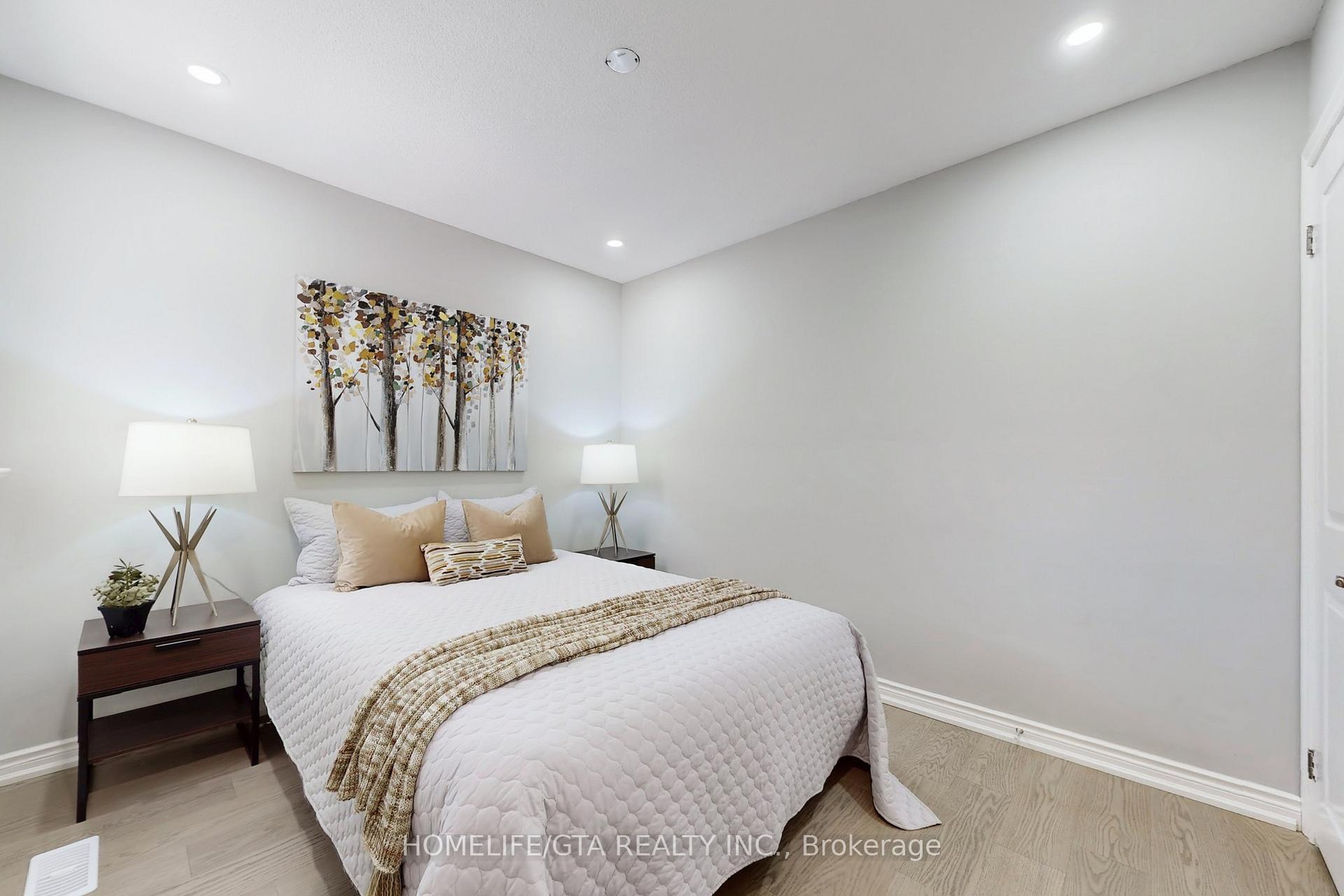 Photo 22 of 16 Woolwick Drive, Scarborough, Woburn — HOMEH