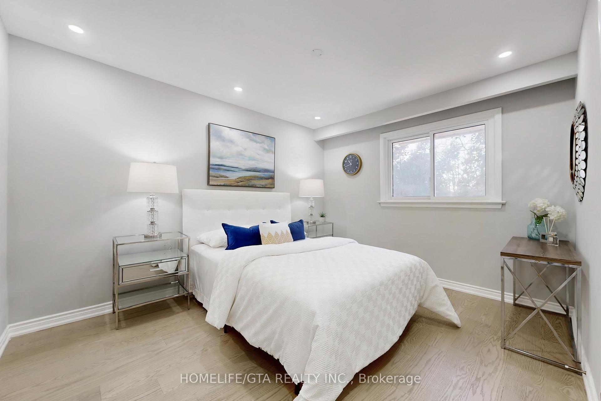 Photo 23 of 16 Woolwick Drive, Scarborough, Woburn — HOMEH