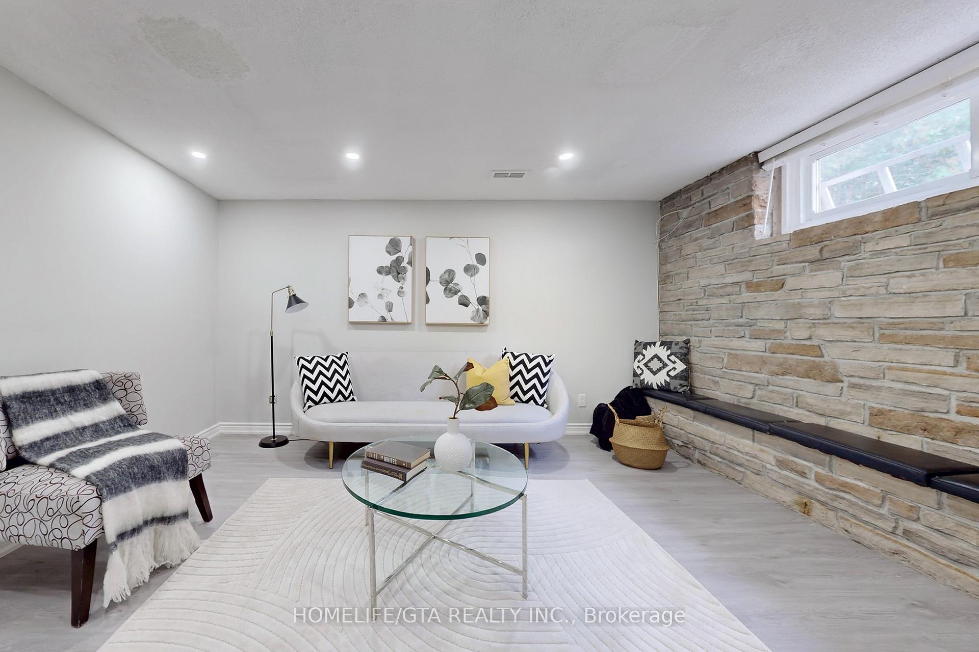 Photo 29 of 16 Woolwick Drive, Scarborough, Woburn — HOMEH