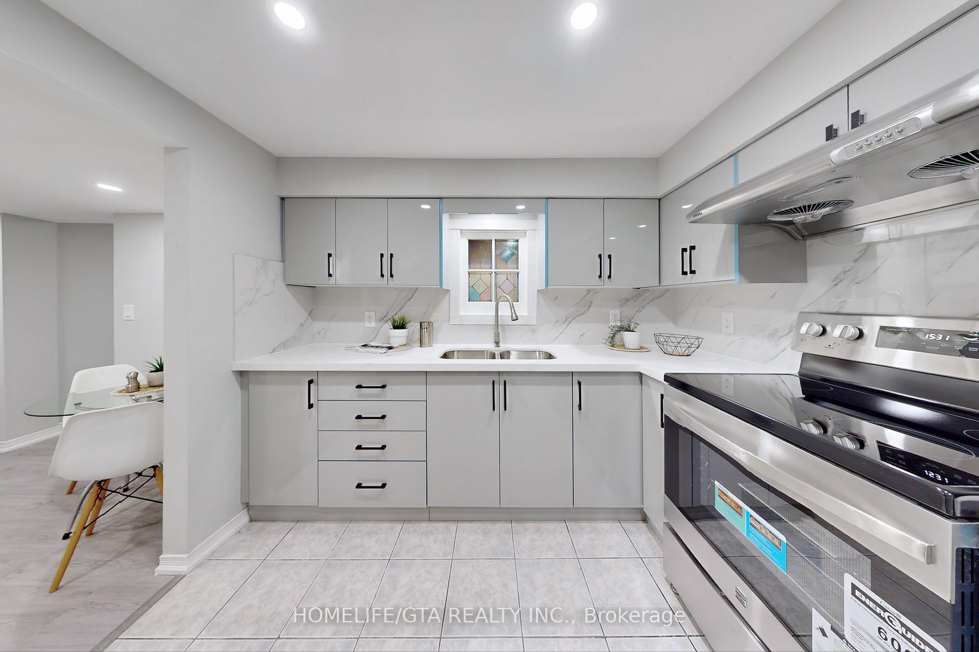 Photo 35 of 16 Woolwick Drive, Scarborough, Woburn — HOMEH