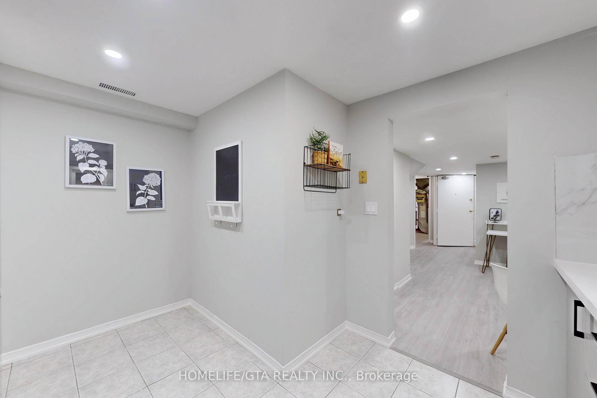 Photo 36 of 16 Woolwick Drive, Scarborough, Woburn — HOMEH