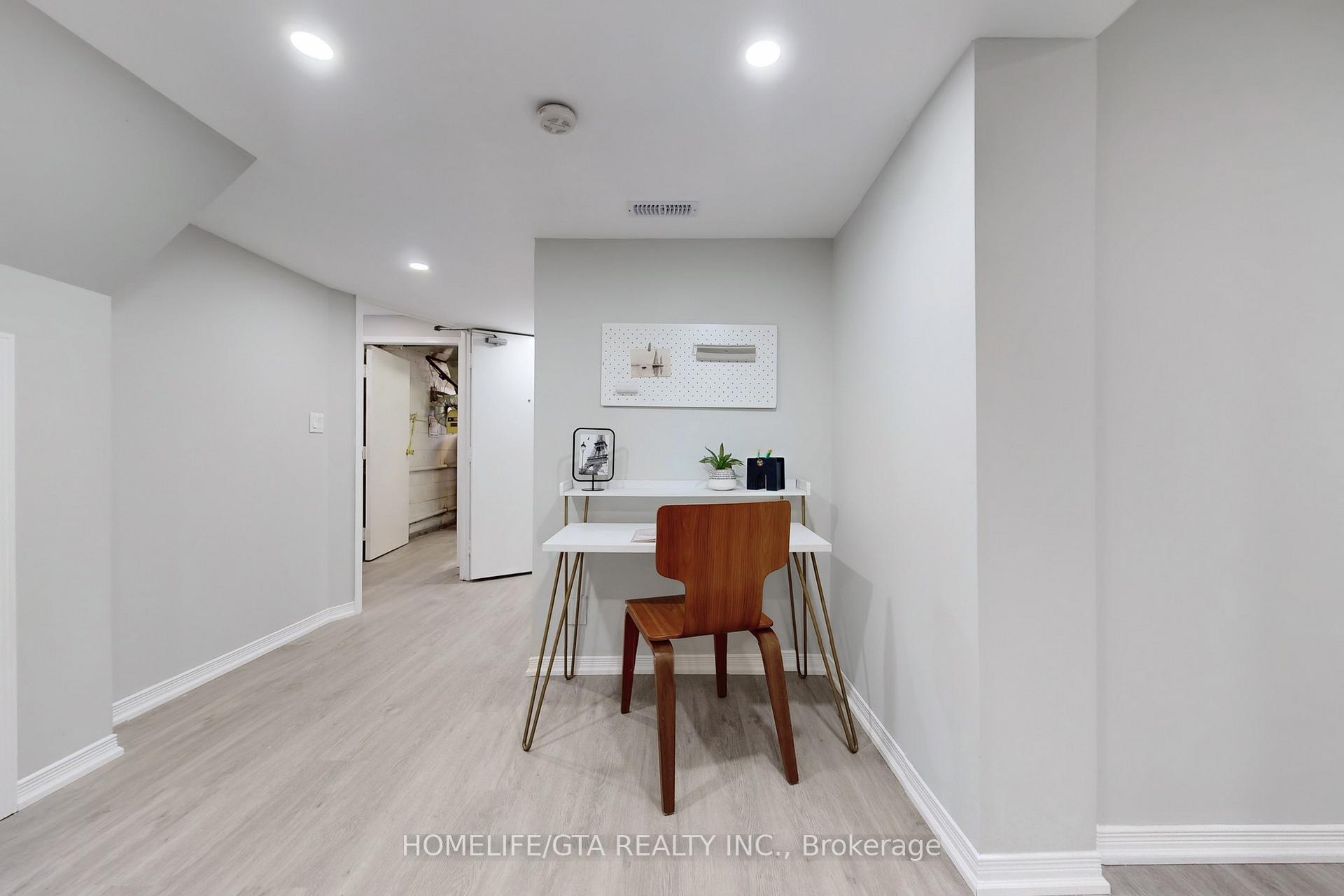 Photo 39 of 16 Woolwick Drive, Scarborough, Woburn — HOMEH
