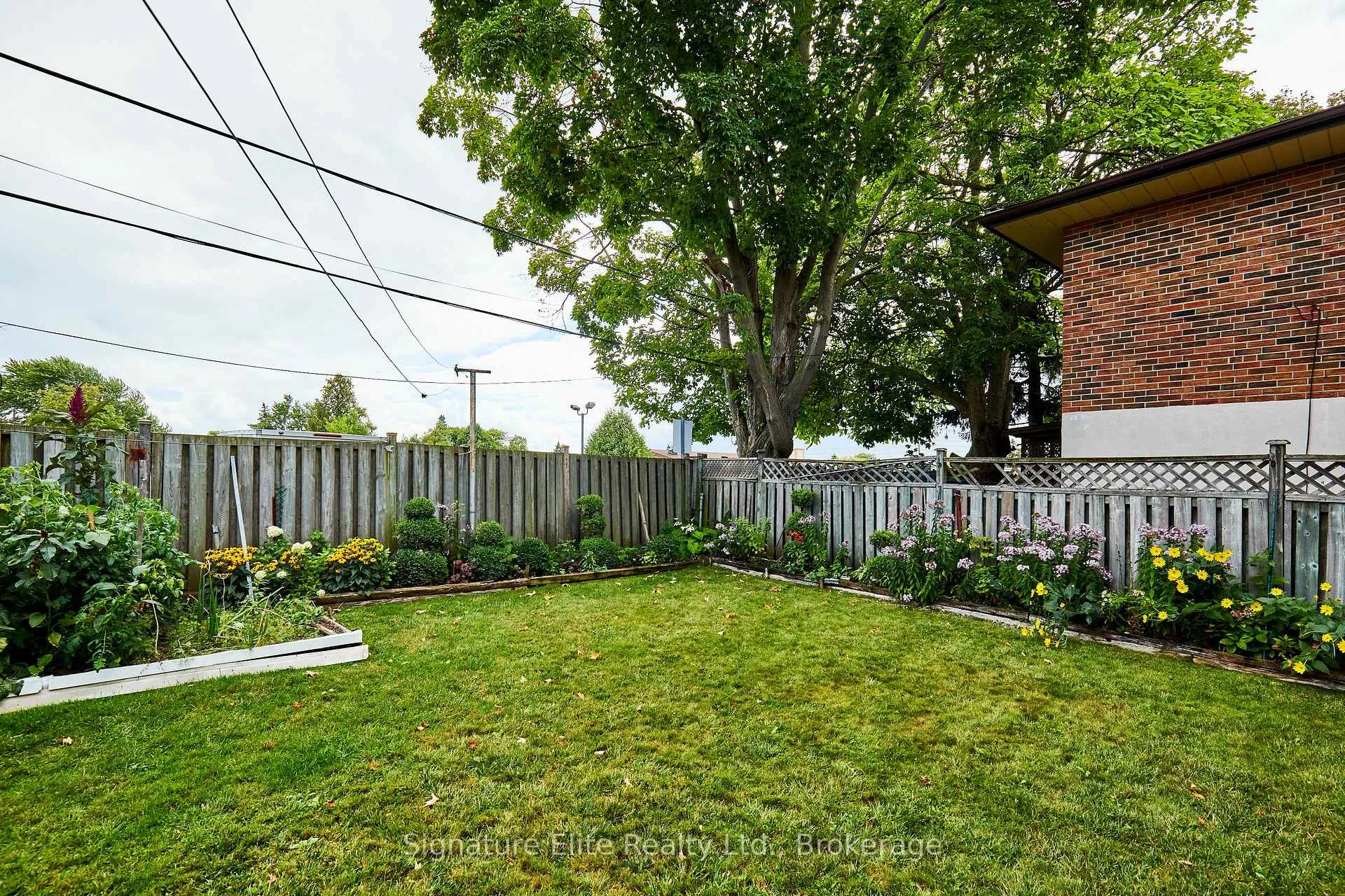 Photo 9 of 4 Cora Crescent, Scarborough, Bendale — HOMEH