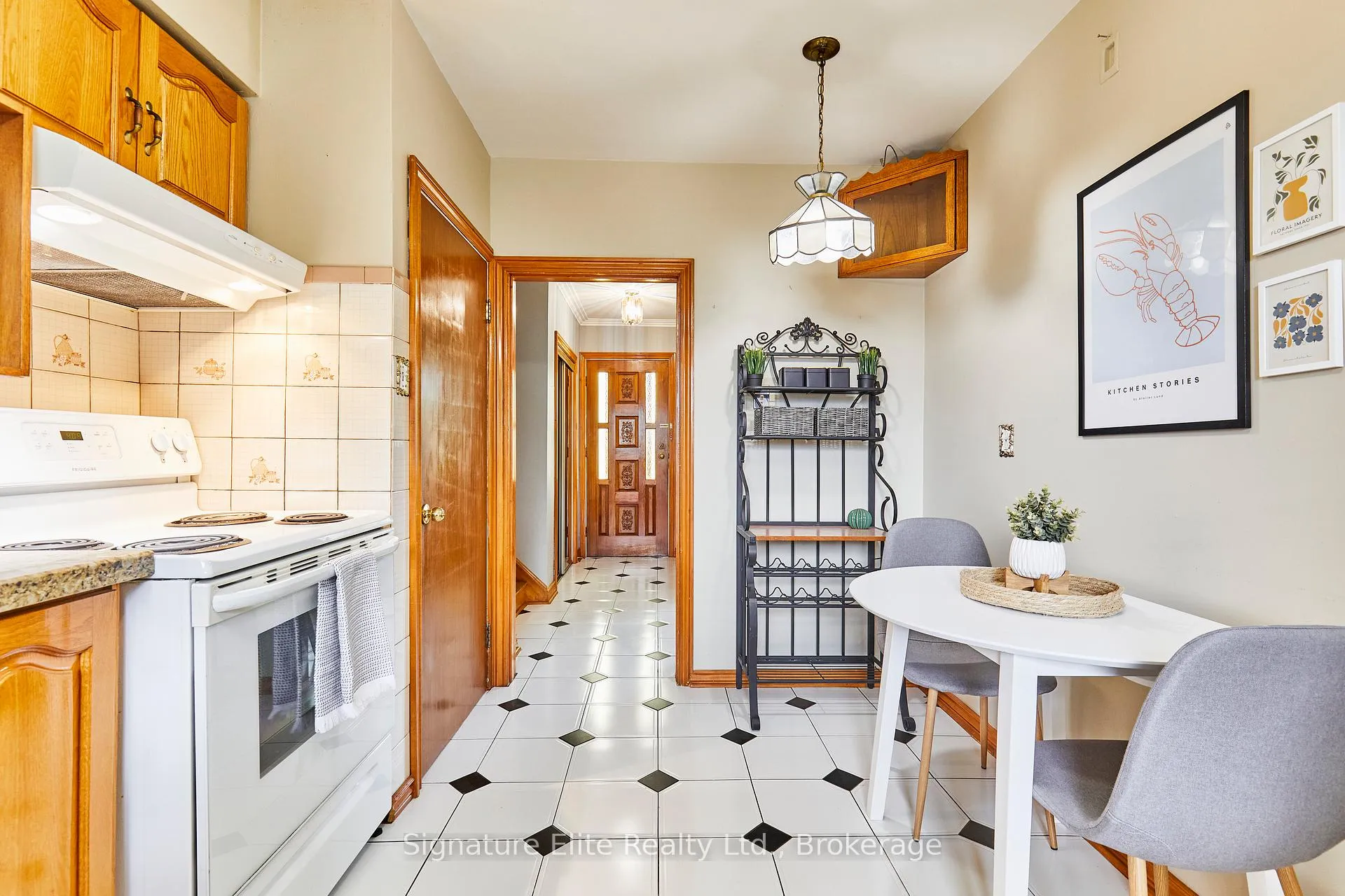 Photo 15 of 4 Cora Crescent, Scarborough, Bendale — HOMEH