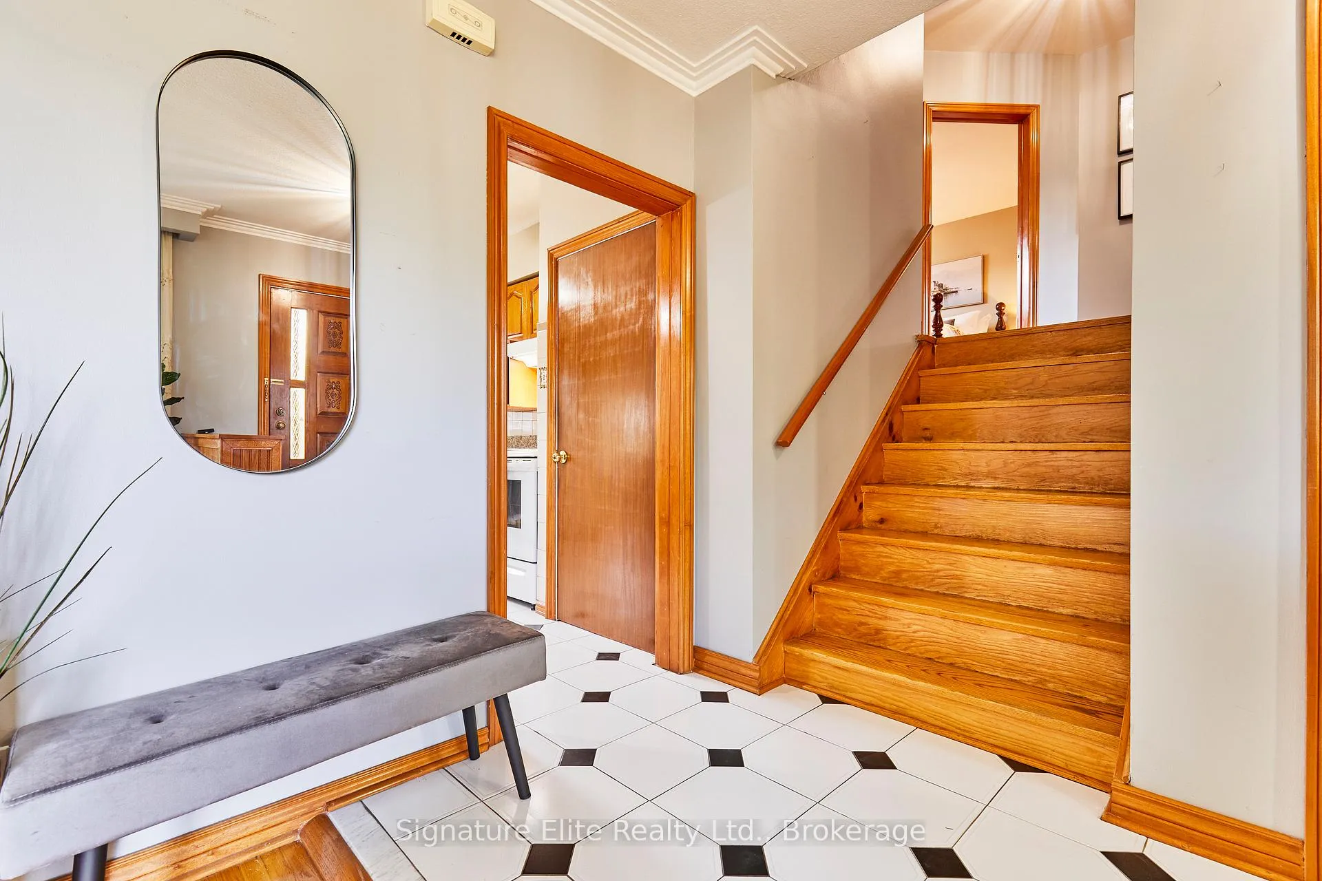 Photo 17 of 4 Cora Crescent, Scarborough, Bendale — HOMEH