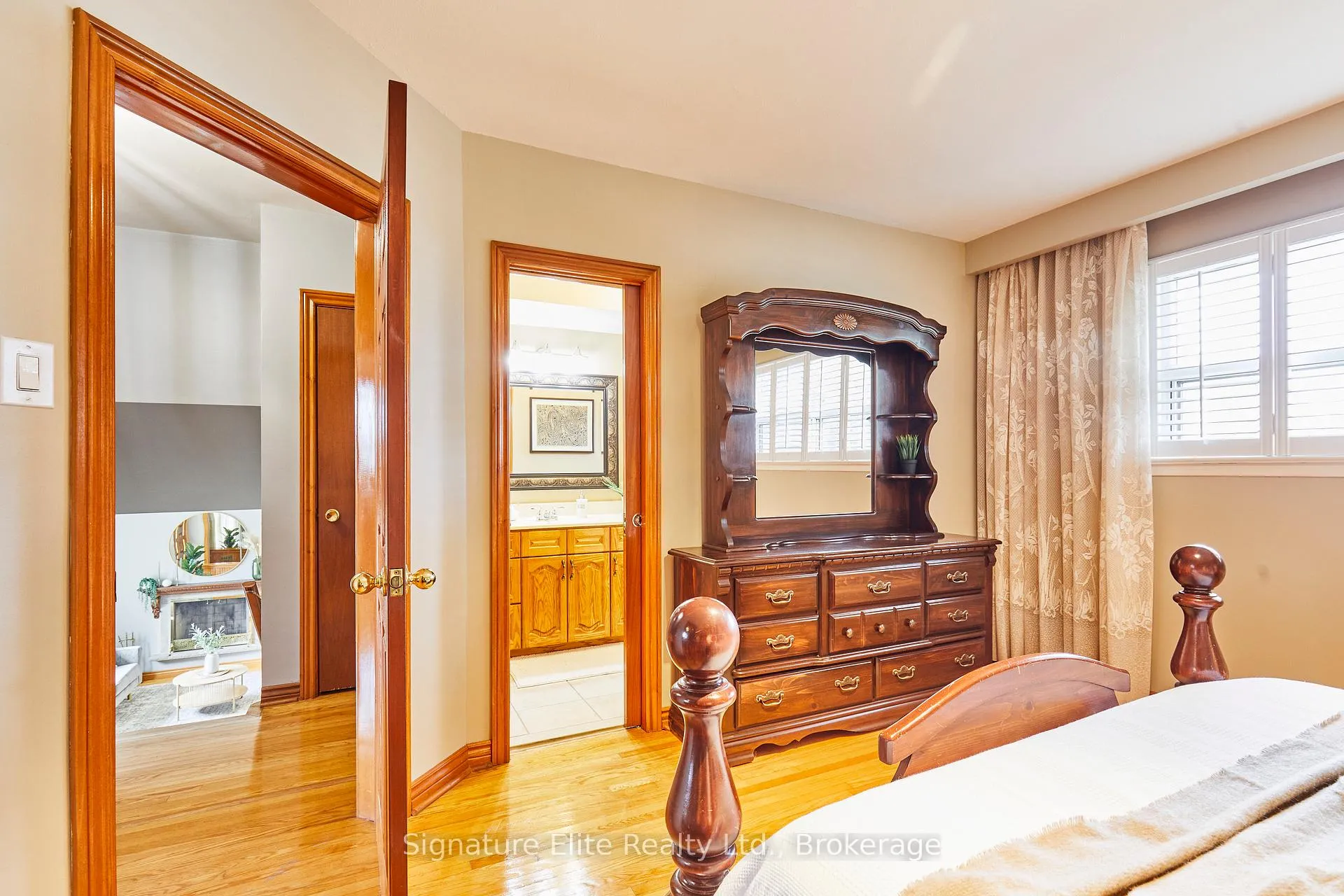Photo 20 of 4 Cora Crescent, Scarborough, Bendale — HOMEH