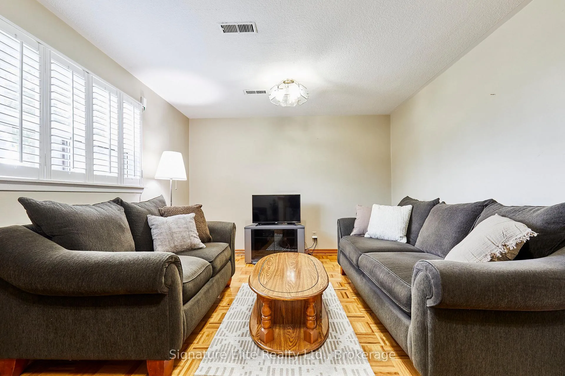 Photo 30 of 4 Cora Crescent, Scarborough, Bendale — HOMEH