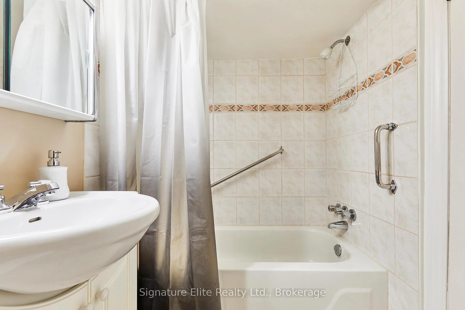 Photo 34 of 4 Cora Crescent, Scarborough, Bendale — HOMEH