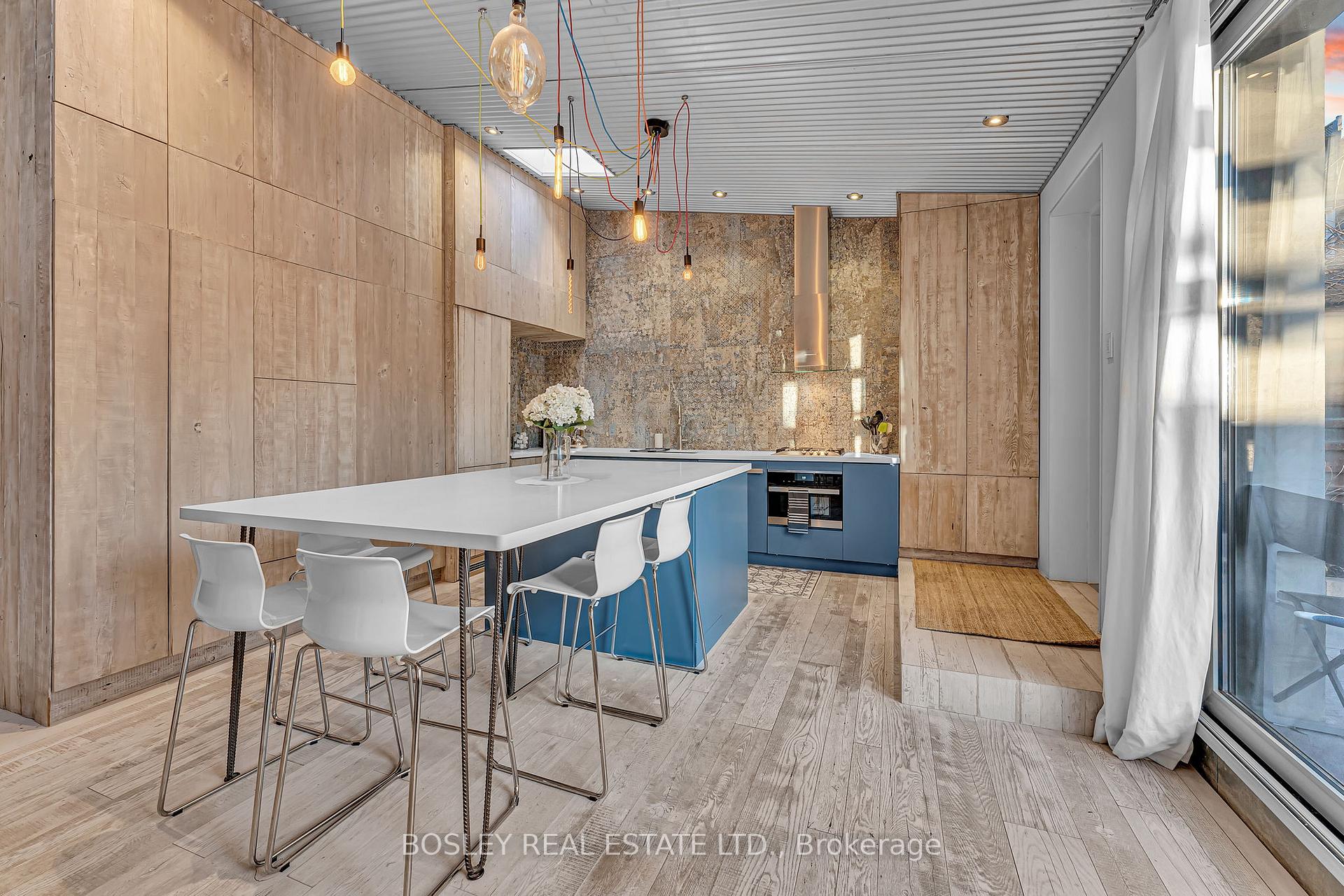 Photo 2 of 15 Peyton Lane, Toronto, South Riverdale — HOMEH