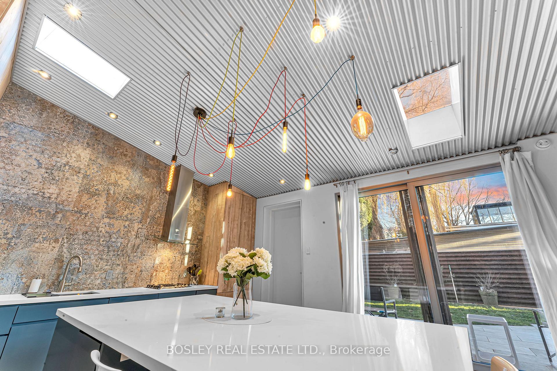 Photo 8 of 15 Peyton Lane, Toronto, South Riverdale — HOMEH