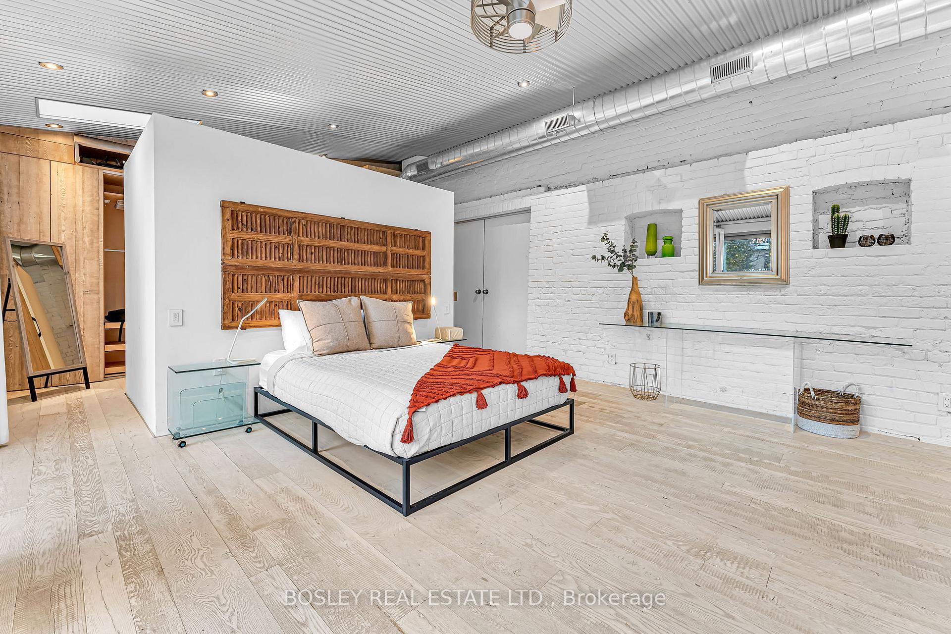 Photo 11 of 15 Peyton Lane, Toronto, South Riverdale — HOMEH