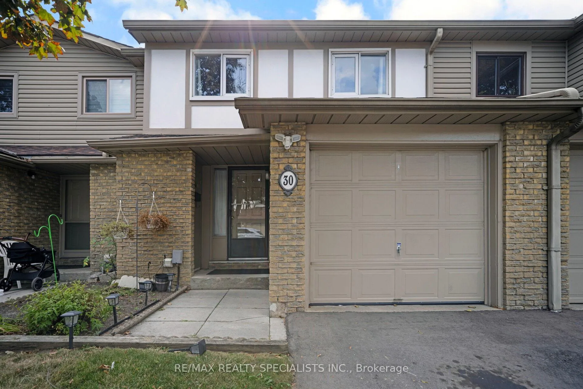 Photo 3 of 30 Greenwich Circle, Brampton, Northgate — HOMEH