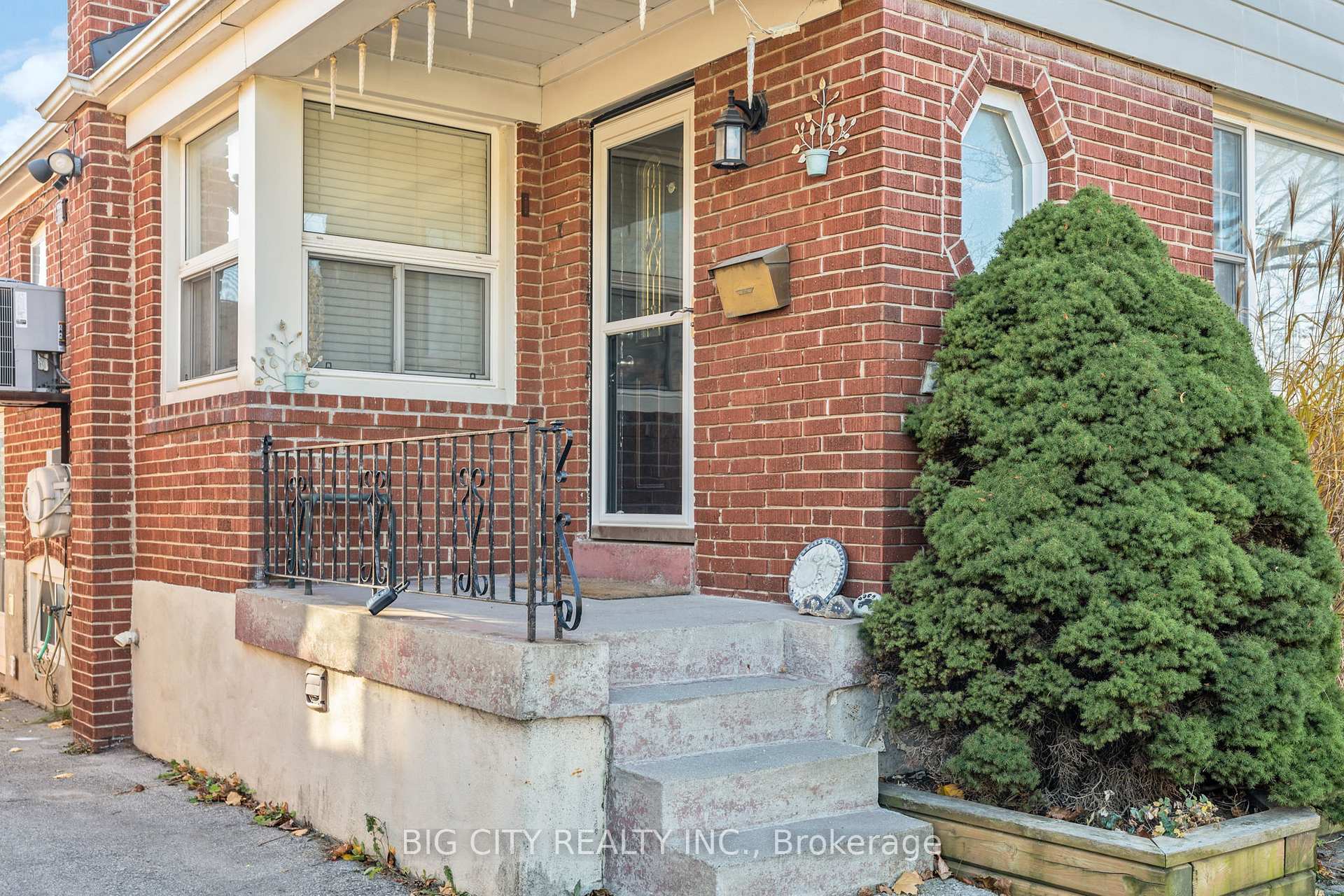 Photo 2 of Unit Main, 21 Amsterdam Avenue, Toronto, O'Connor-Parkview — HOMEH