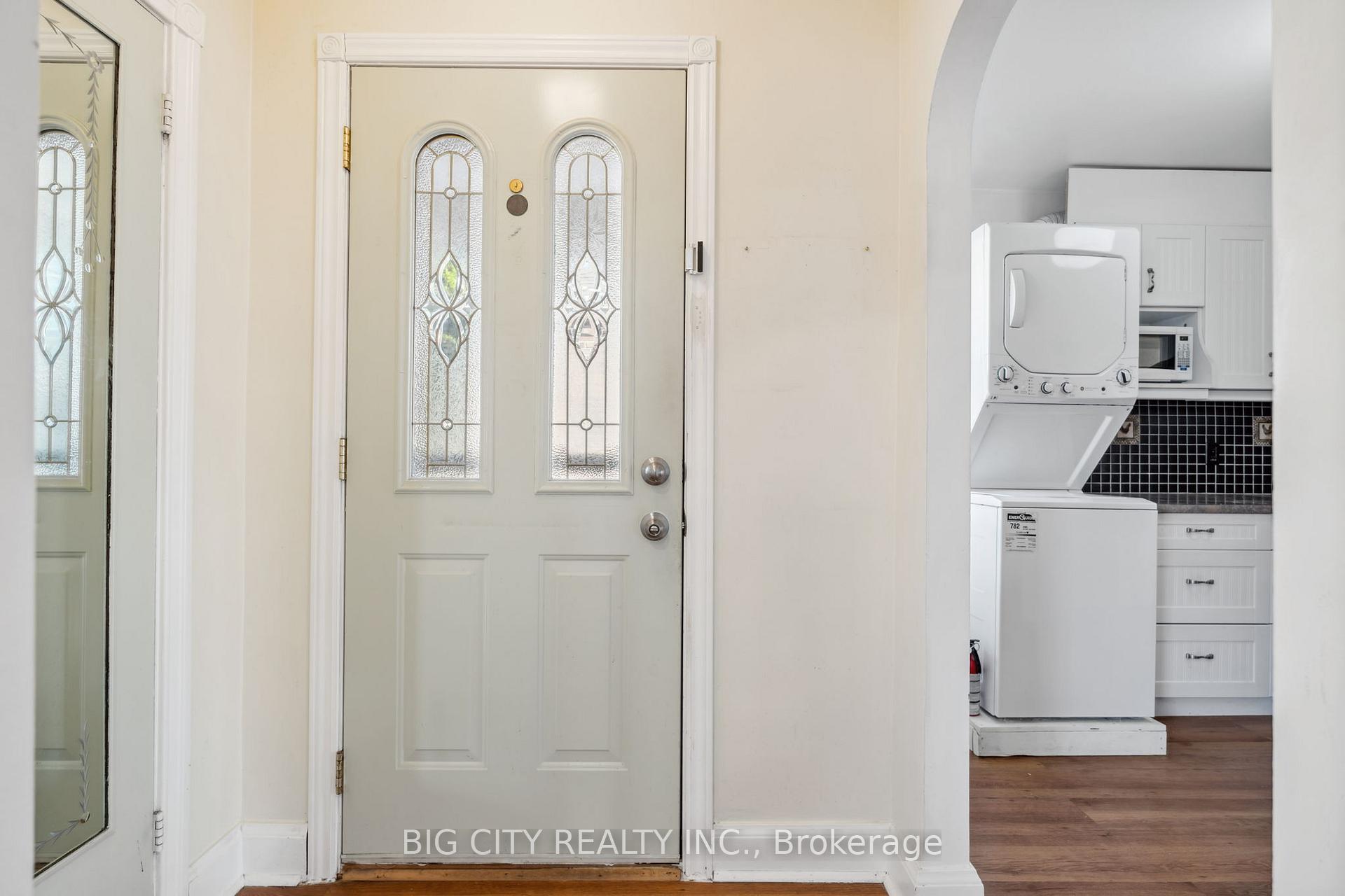 Photo 3 of Unit Main, 21 Amsterdam Avenue, Toronto, O'Connor-Parkview — HOMEH