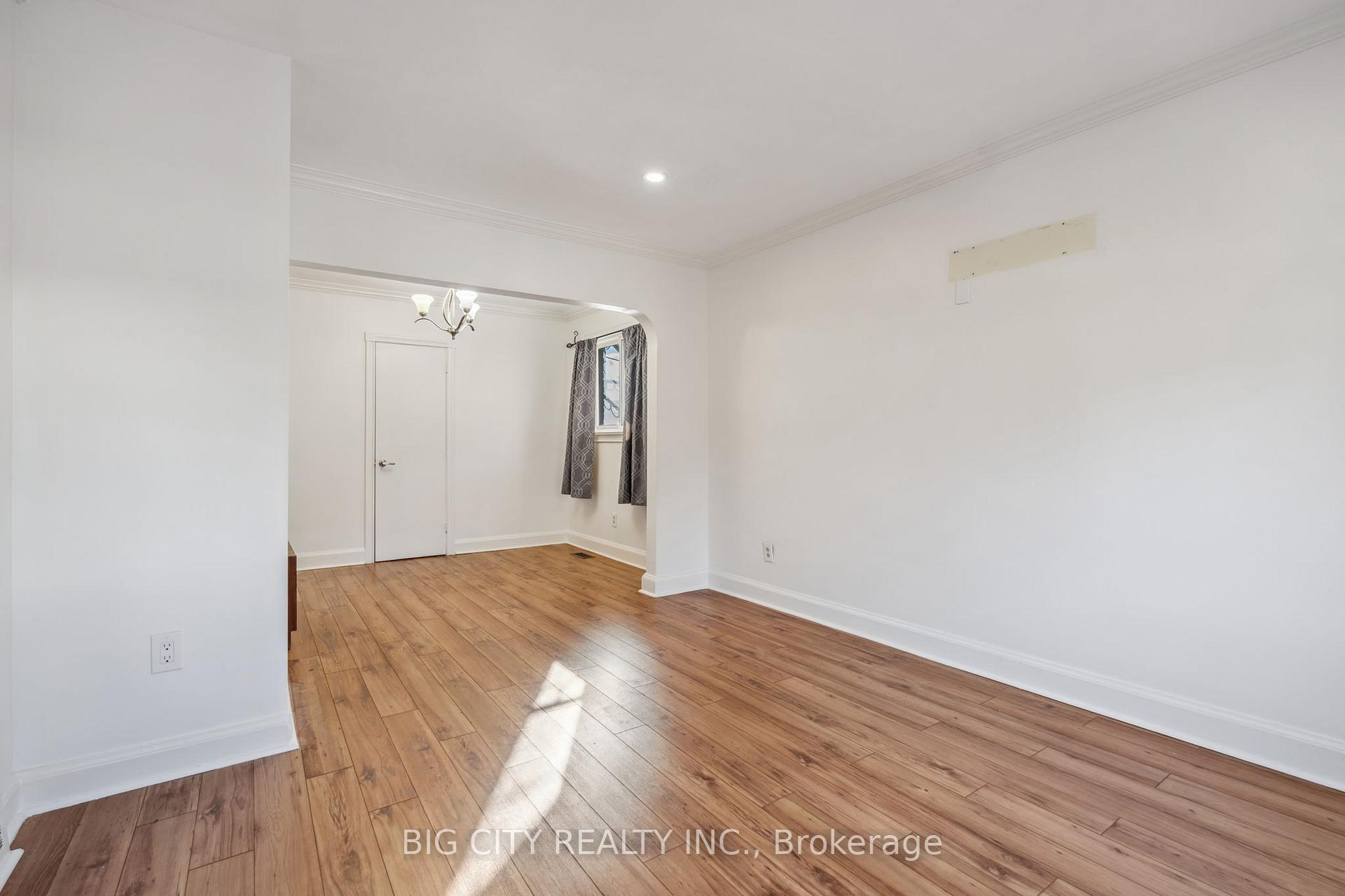 Photo 4 of Unit Main, 21 Amsterdam Avenue, Toronto, O'Connor-Parkview — HOMEH