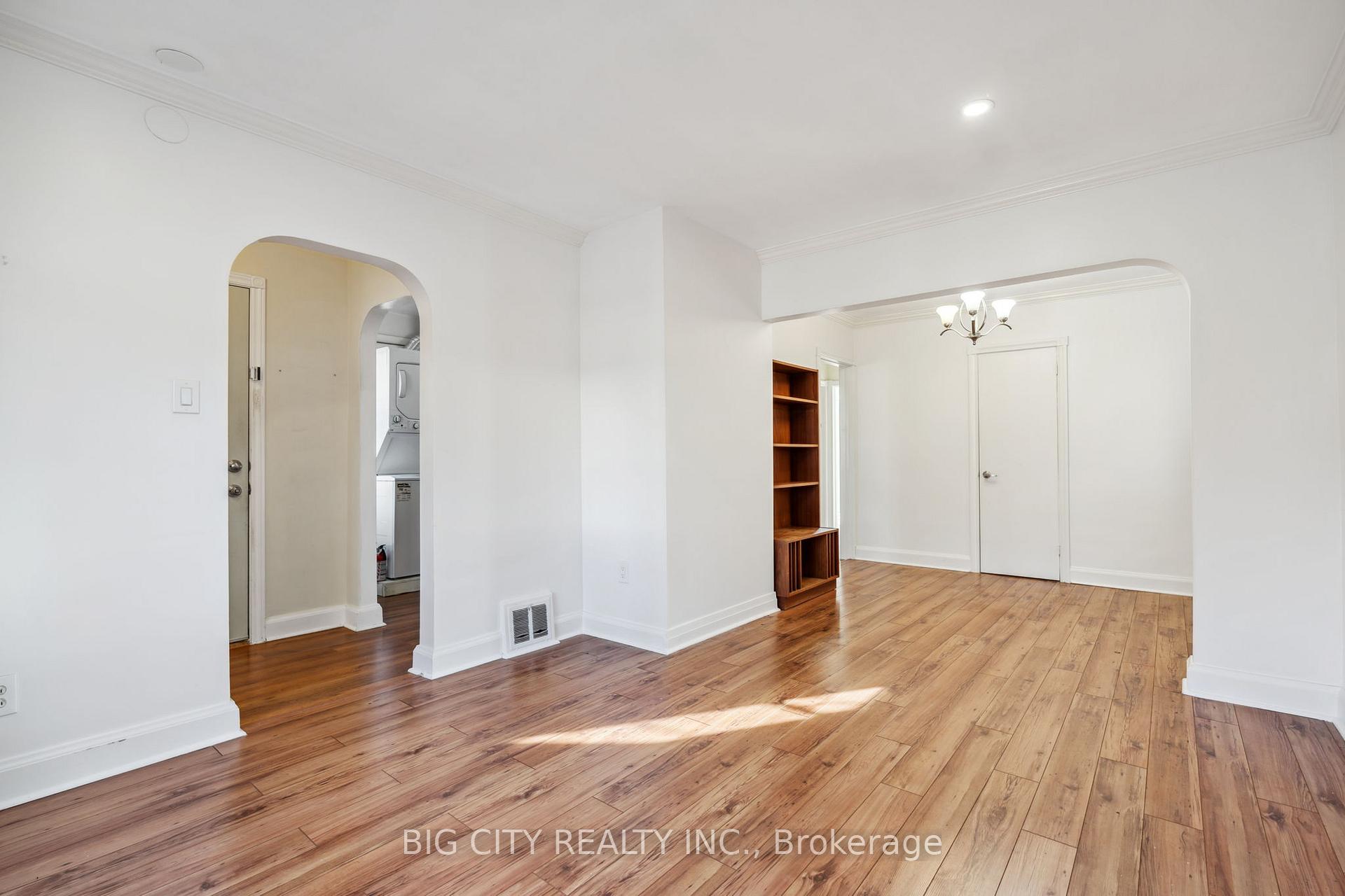 Photo 6 of Unit Main, 21 Amsterdam Avenue, Toronto, O'Connor-Parkview — HOMEH