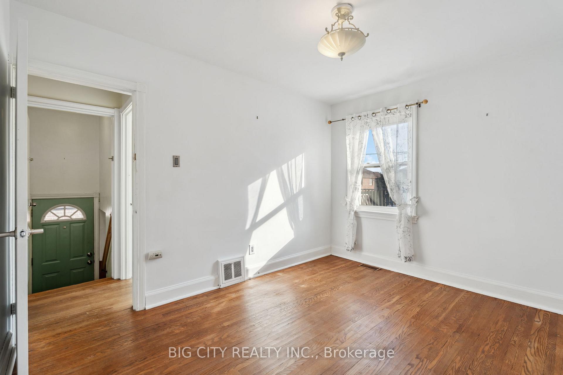 Photo 16 of Unit Main, 21 Amsterdam Avenue, Toronto, O'Connor-Parkview — HOMEH