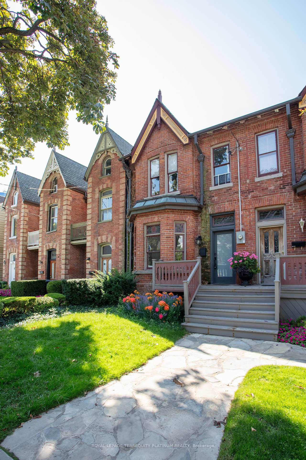 Front of 62 Stafford Street