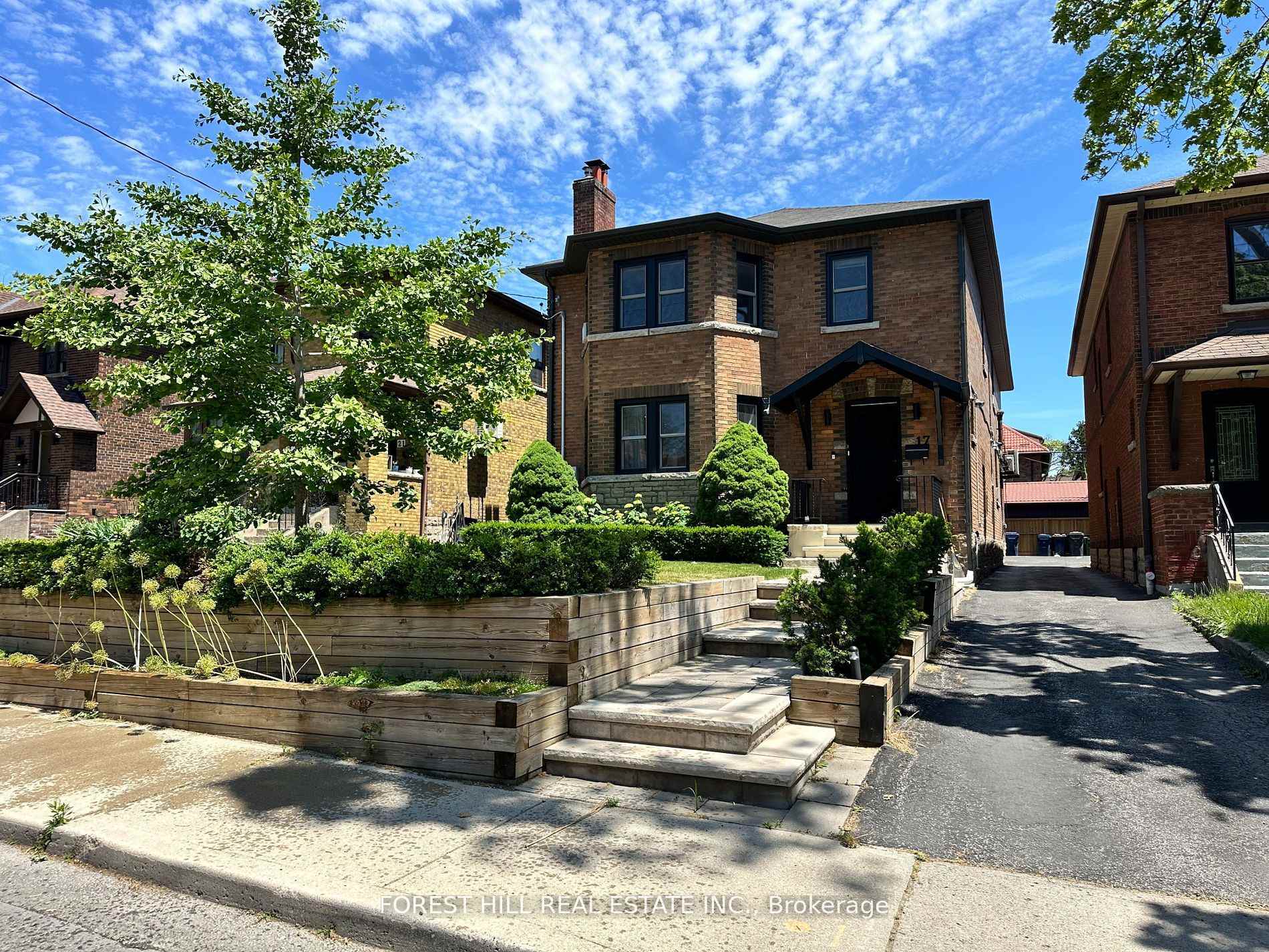 Front of Unit BSMT, 17 Braemar Avenue N
