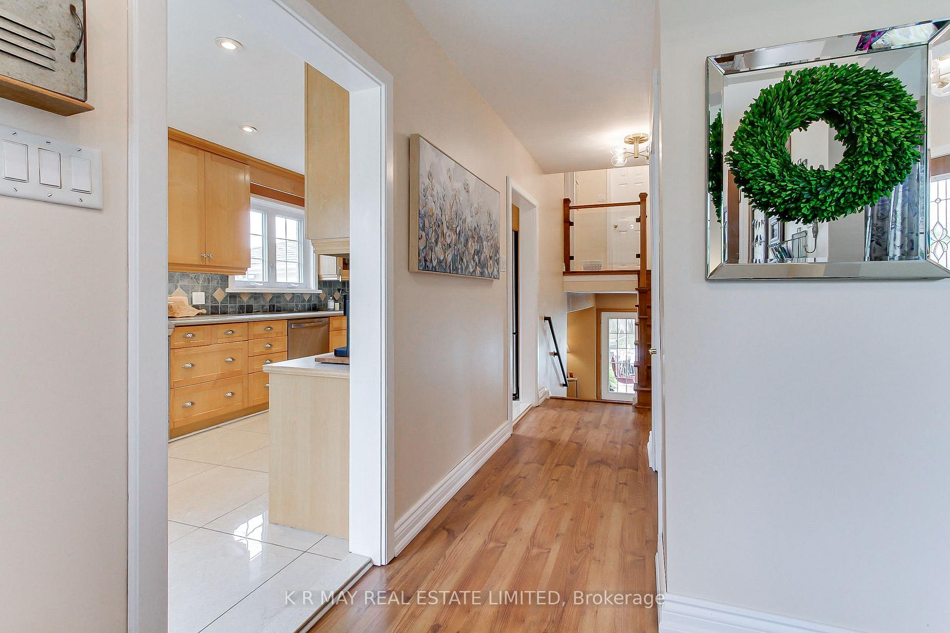 Photo 8 of 4 Mayhill Crescent, Scarborough, Woburn — HOMEH