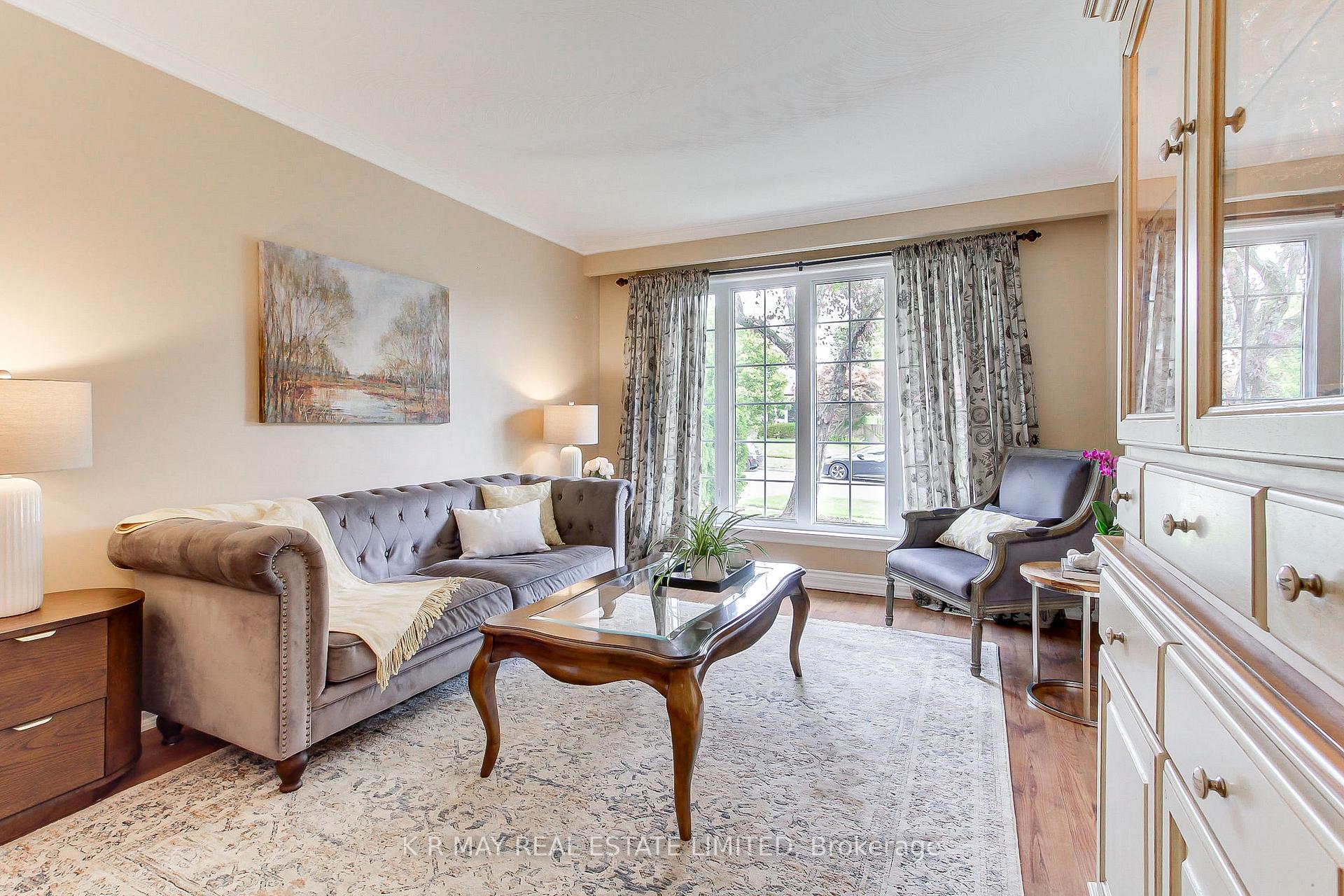 Photo 10 of 4 Mayhill Crescent, Scarborough, Woburn — HOMEH